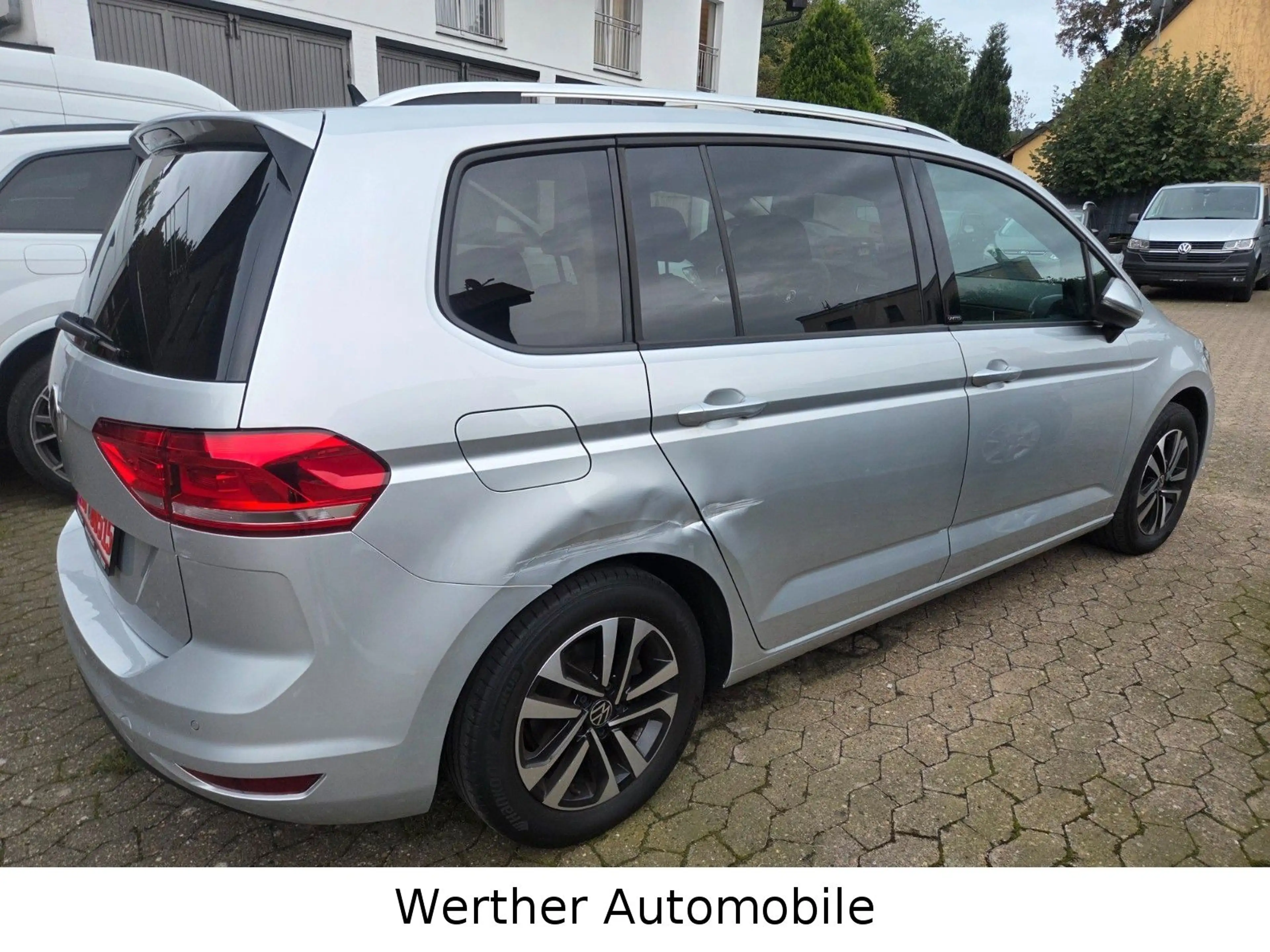 Volkswagen Touran United / Navi/LED/Kamera/Automatik/1.Hand — photo 8
