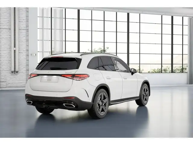 Mercedes-Benz GLC view 3