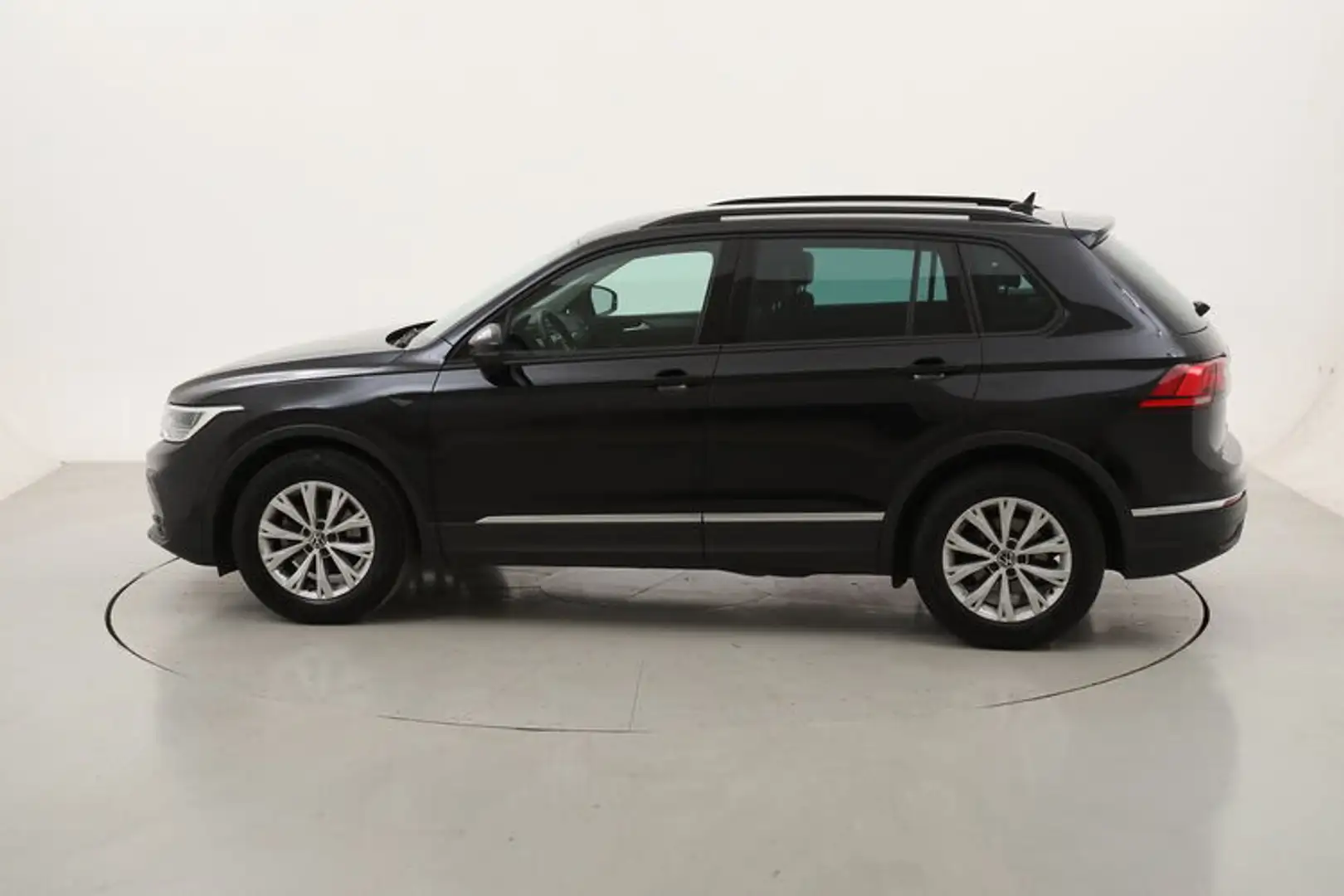 Volkswagen Tiguan Life 1.5 Benzina 131CV Nero - 2