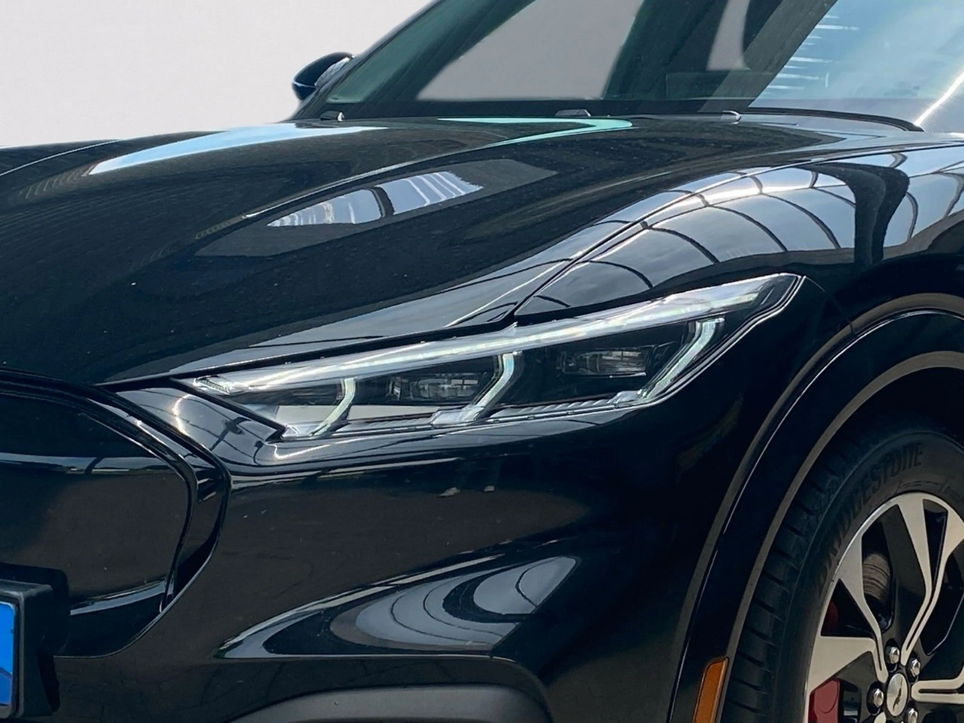 Ford Mustang Mach-E Premium AWD Extended — photo 5