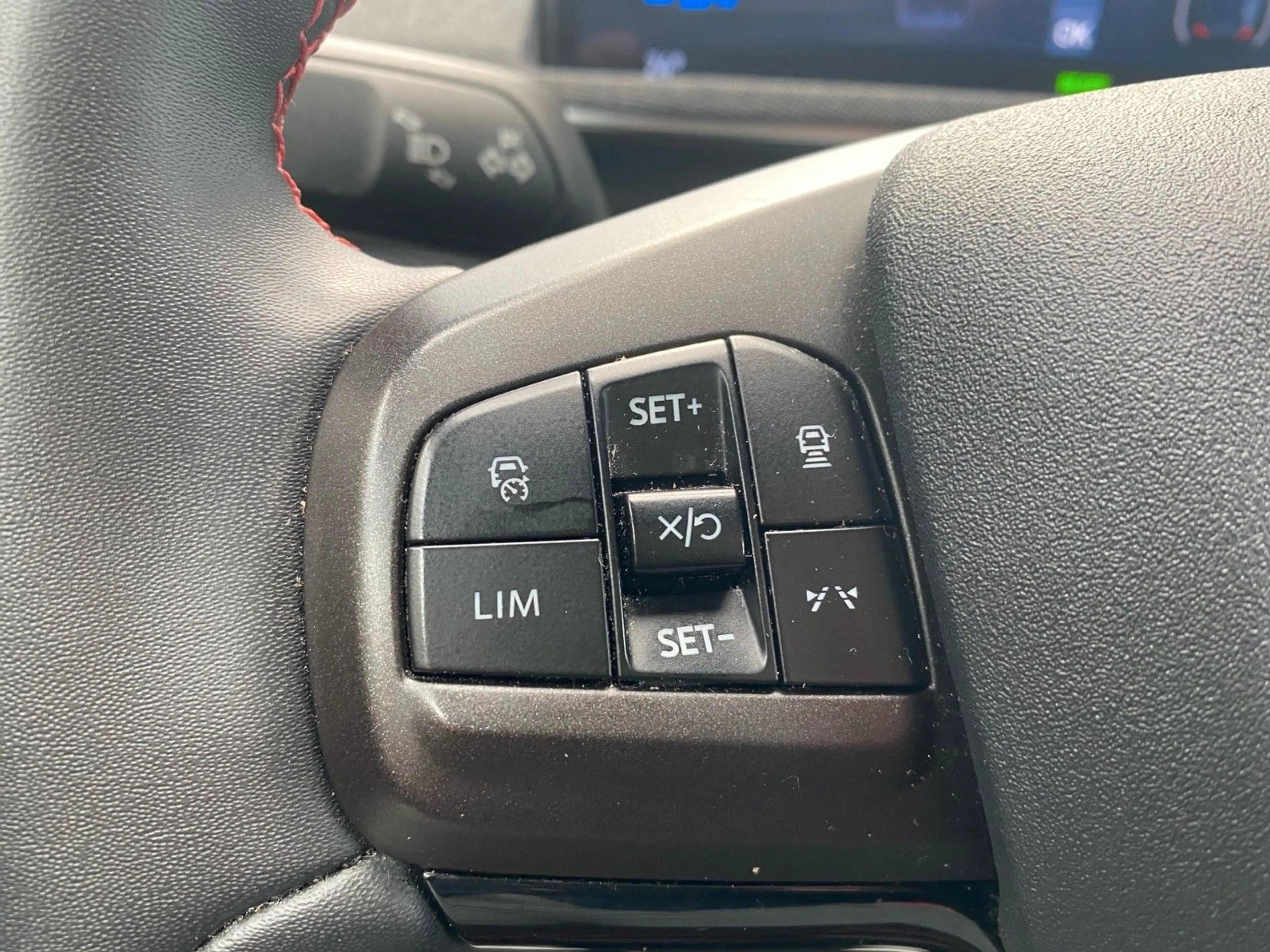 Ford Mustang Mach-E Premium AWD Extended — photo 13