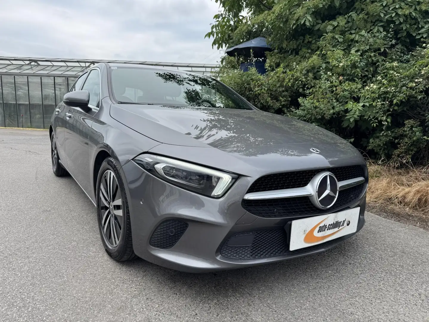 Mercedes-Benz A 180 A 180 d Autom. *viele Extras* Led-Beam Premium Adv Grau - 1