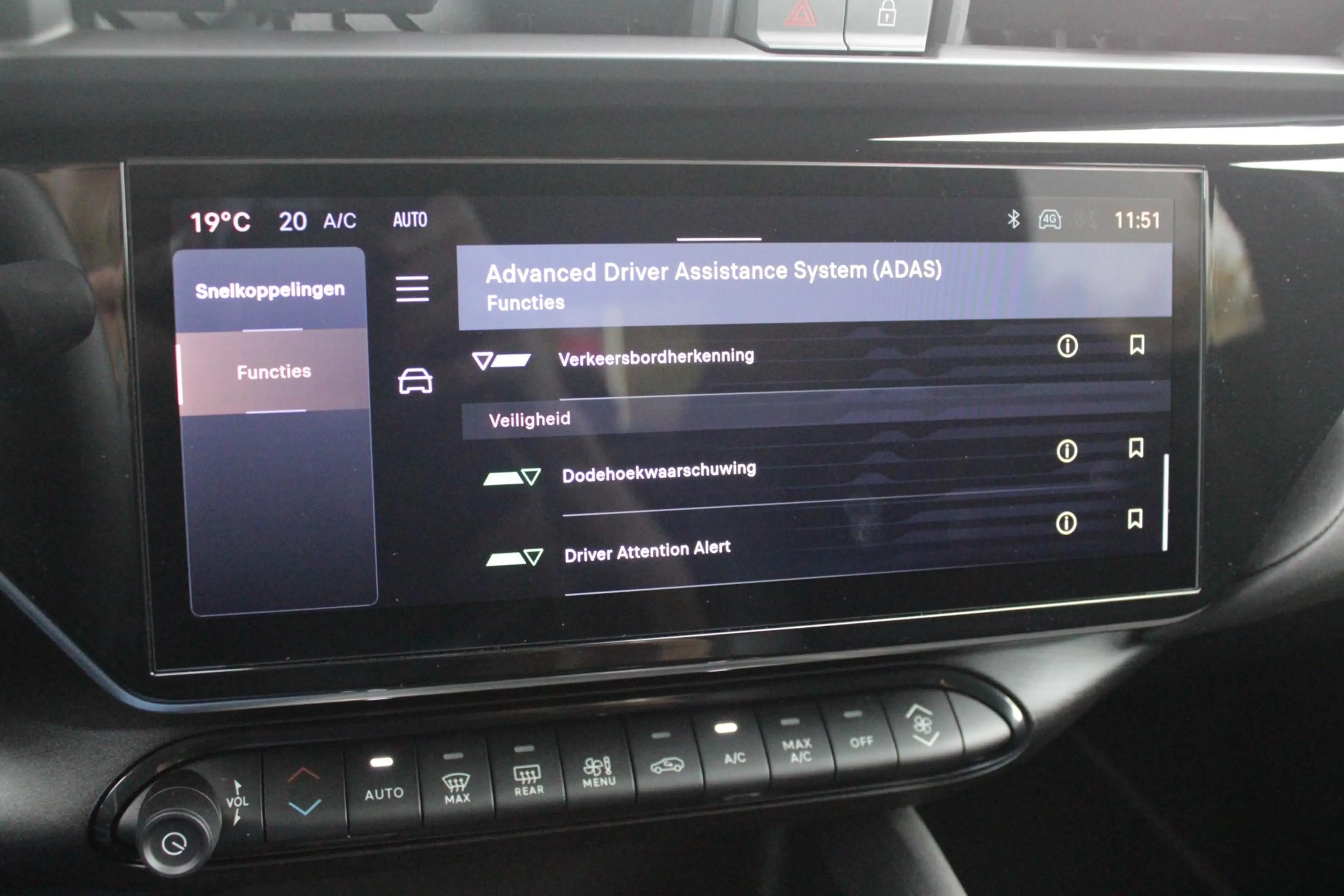 Alfa Romeo Junior 1.2 145PK AUTOMAAT Hybrid IBRIDA TI | TECHNO PACK: — photo 42
