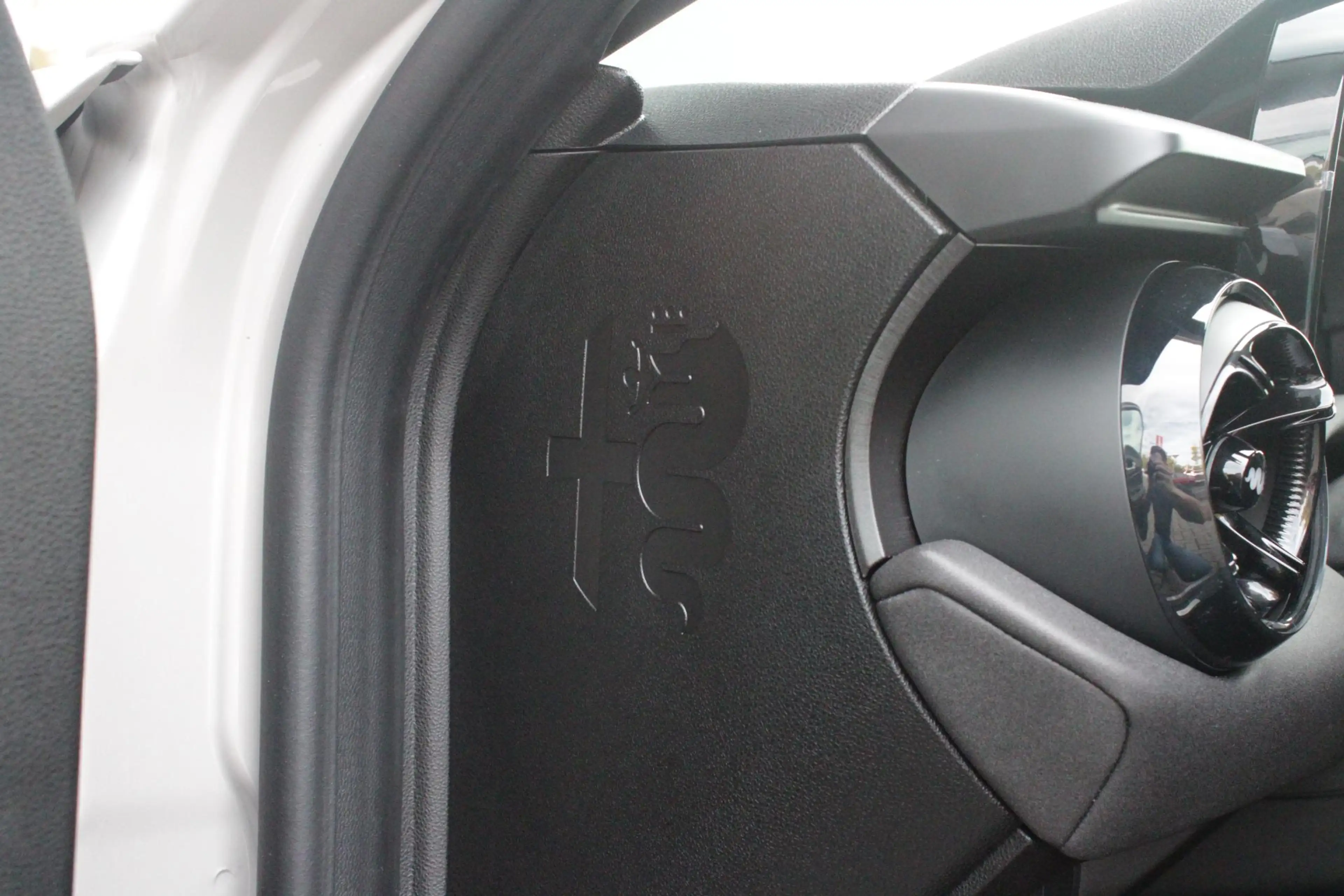 Alfa Romeo Junior 1.2 145PK AUTOMAAT Hybrid IBRIDA TI | TECHNO PACK: — photo 29