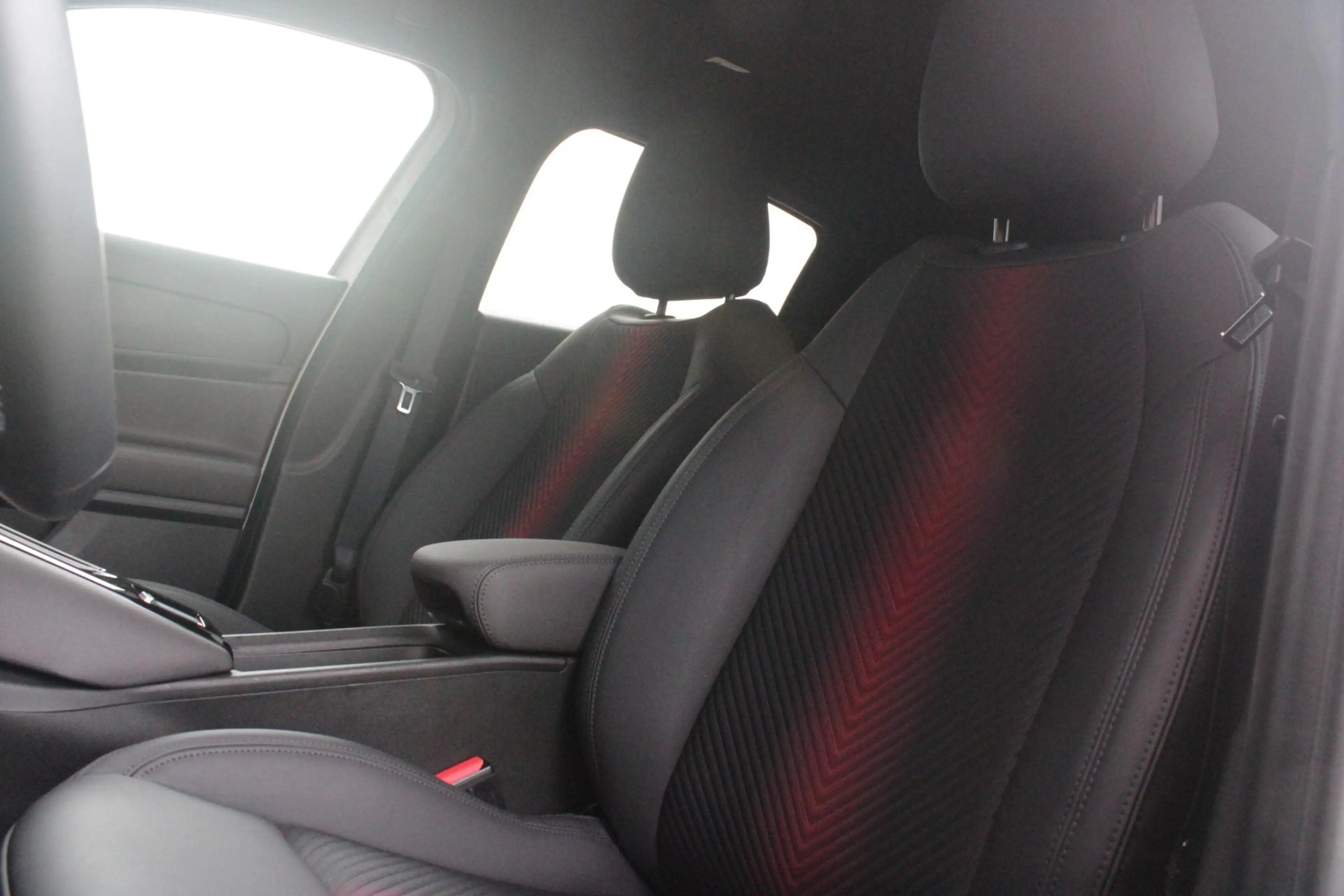 Alfa Romeo Junior 1.2 145PK AUTOMAAT Hybrid IBRIDA TI | TECHNO PACK: — photo 2