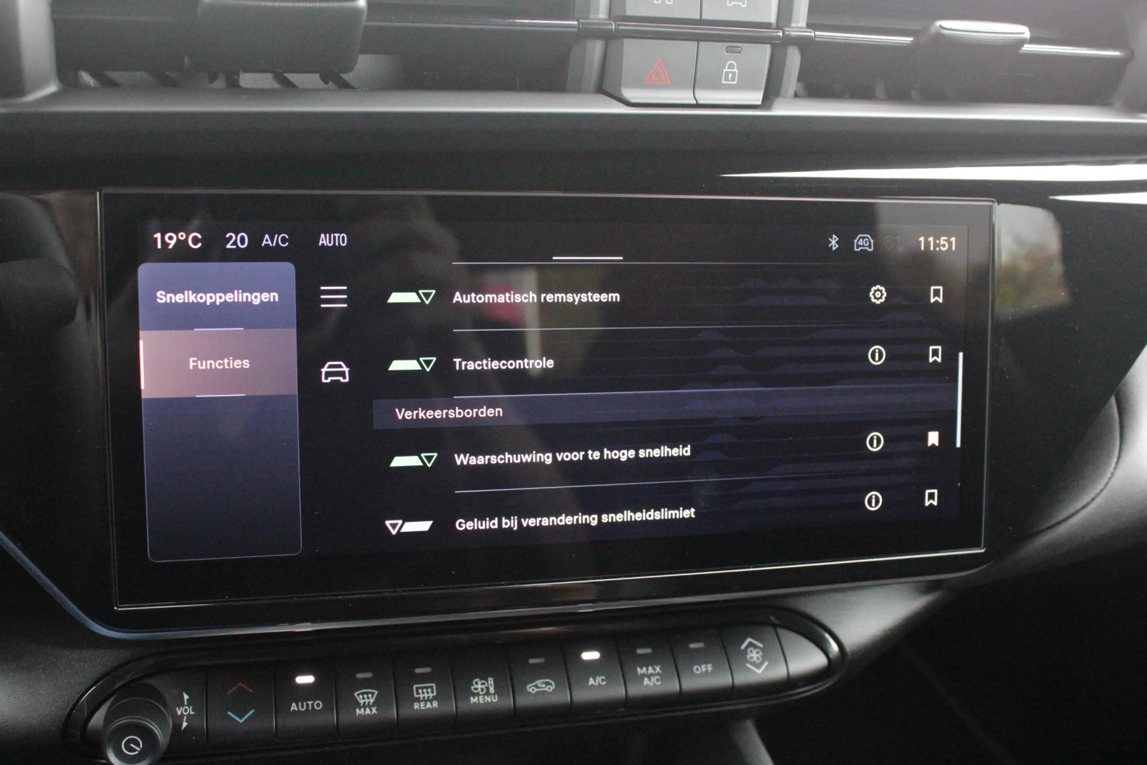 Alfa Romeo Junior 1.2 145PK AUTOMAAT Hybrid IBRIDA TI | TECHNO PACK: — photo 41