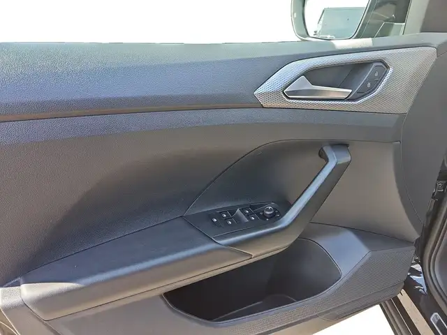 Volkswagen T-Cross view 15
