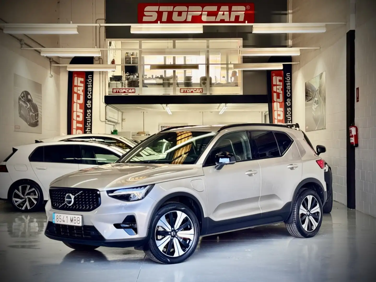 Volvo XC40 T5 Recharge Plus Dark Aut. Gris - 1