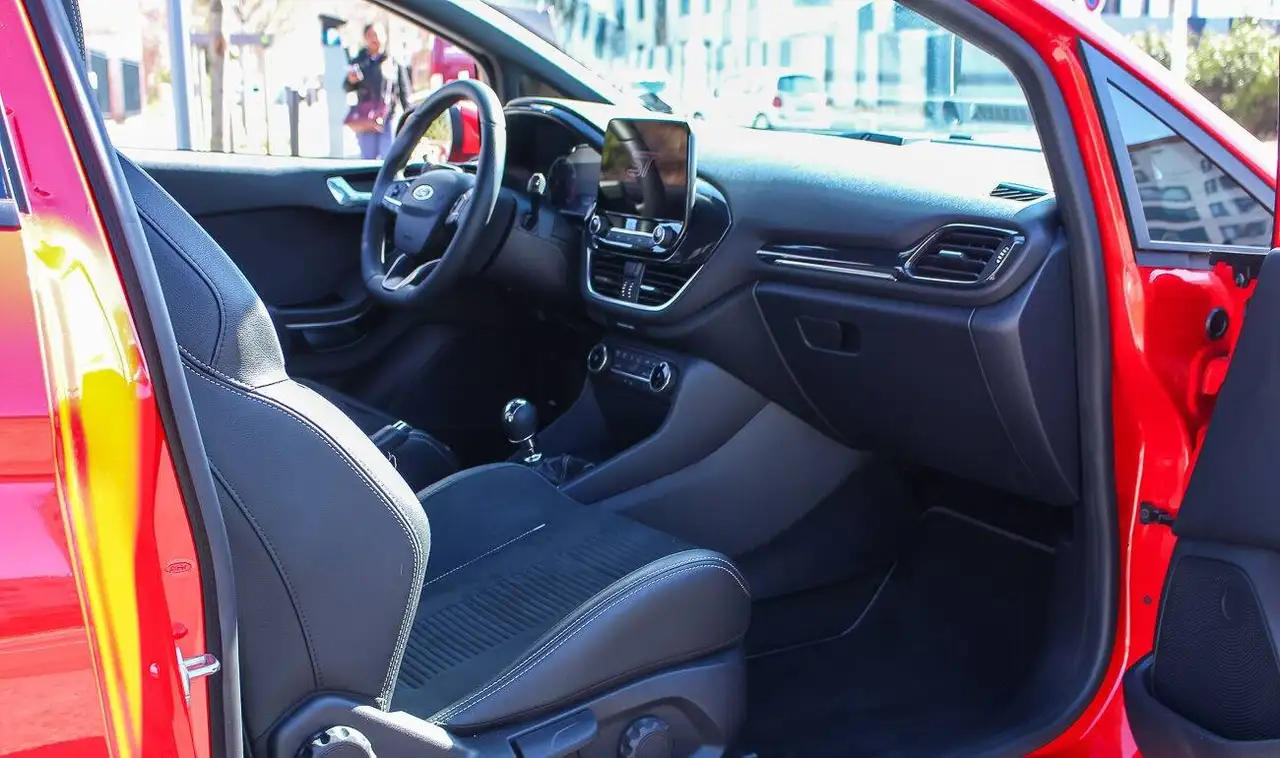Ford Fiesta ST — photo 9