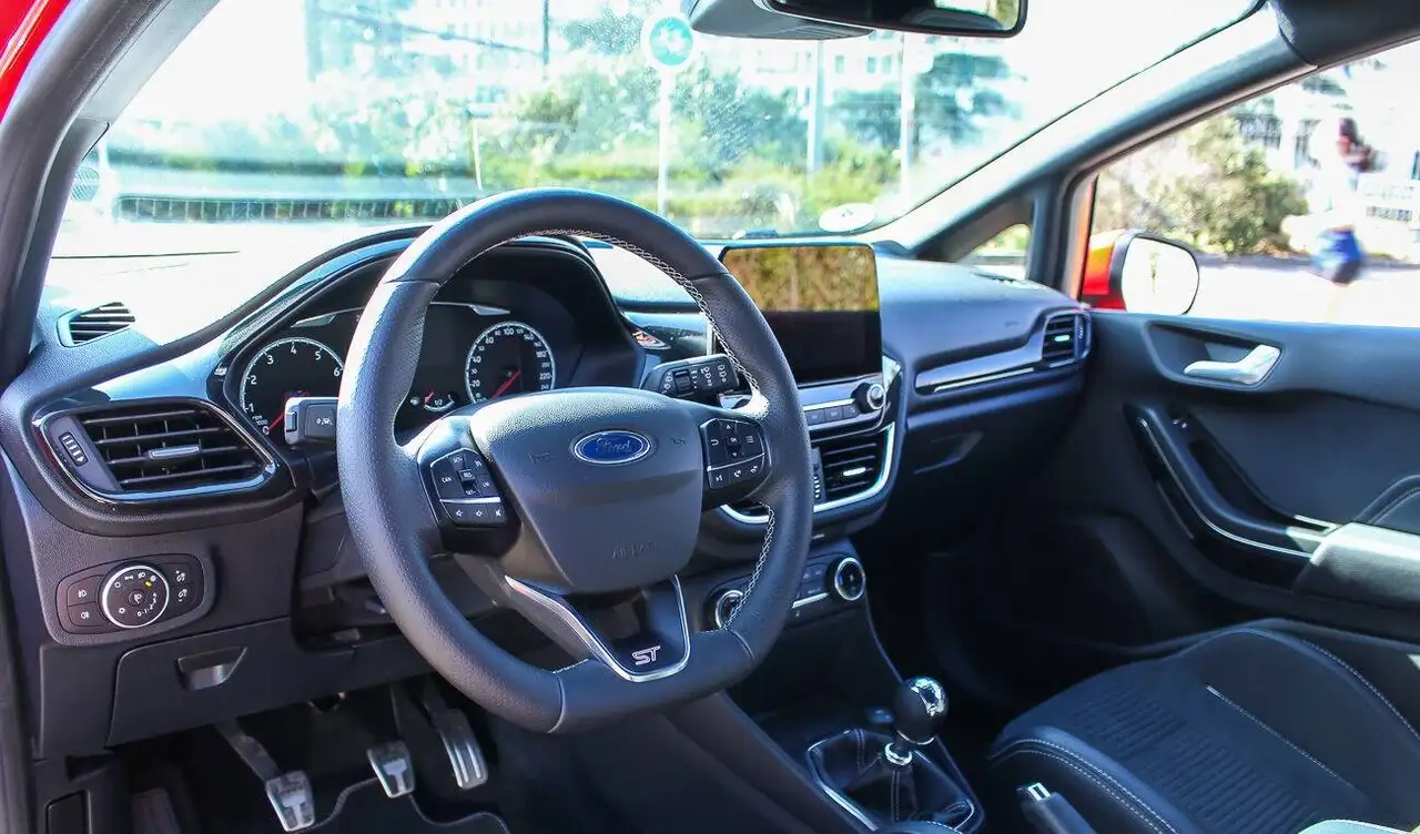 Ford Fiesta ST — photo 8