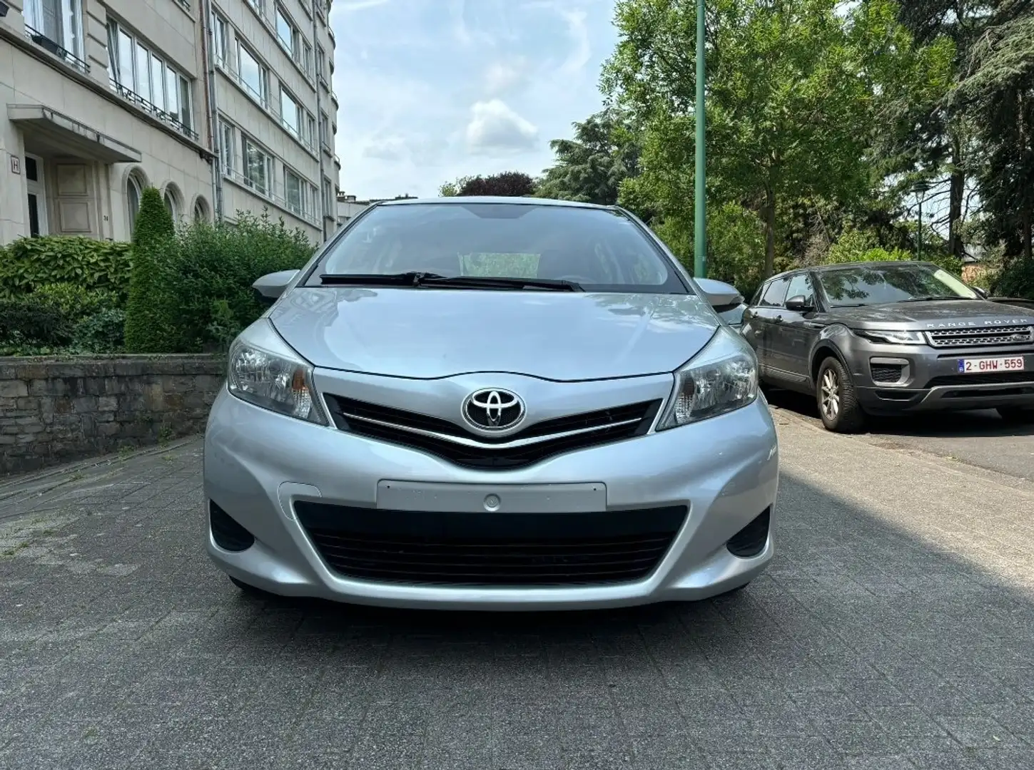 Toyota Yaris Grijs - 2