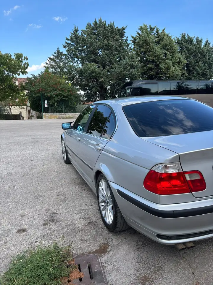 BMW 320i Attiva, foto 6