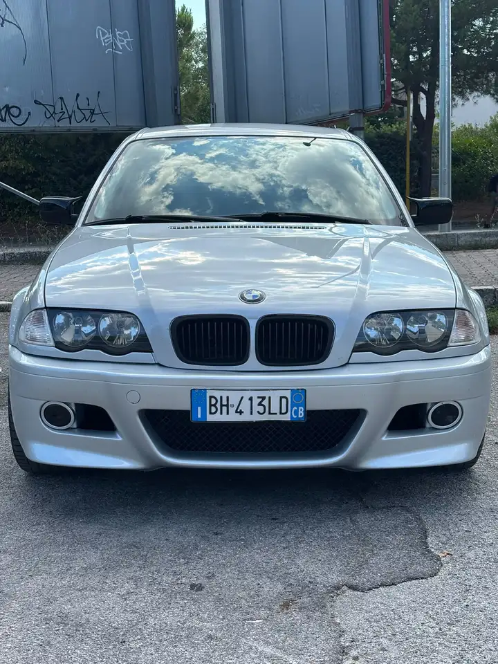BMW 320i Attiva, foto 1