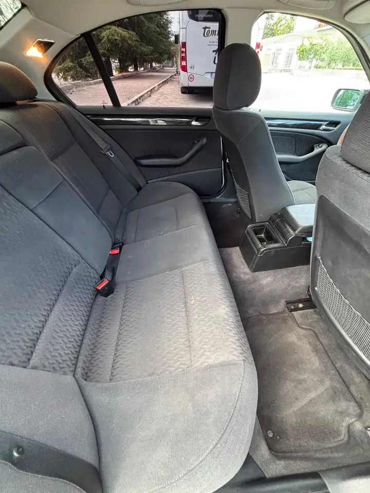 BMW 320i Attiva, foto 9