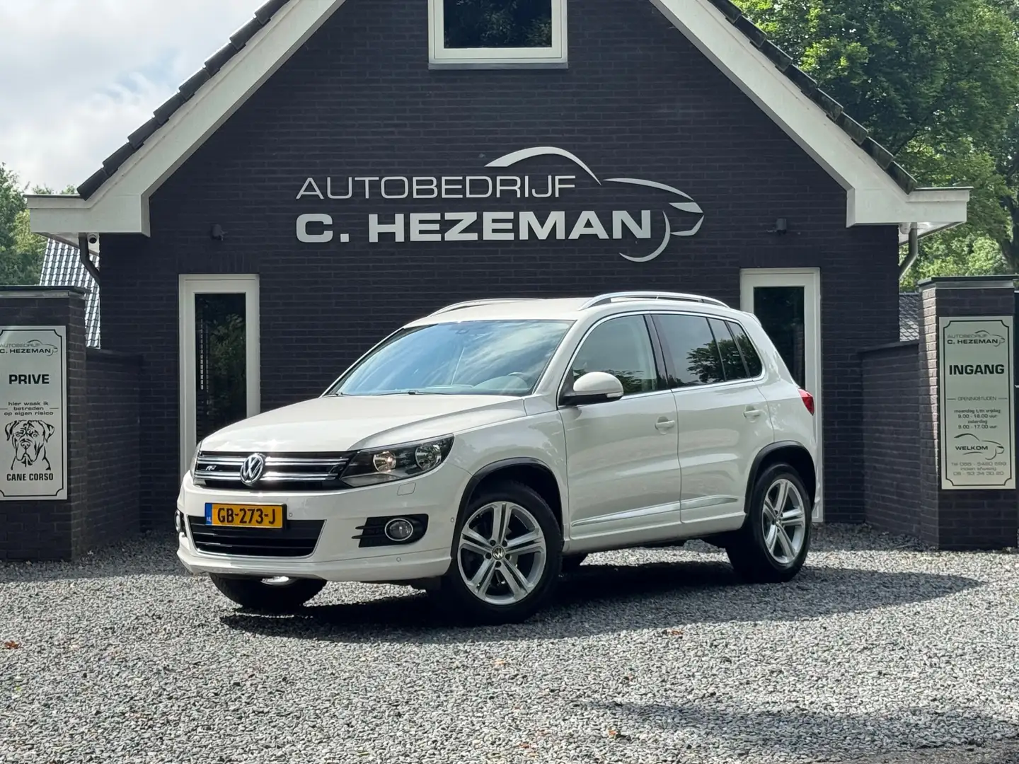 Volkswagen Tiguan 1.4 TSI Sport&Style R-line Edition Navigatie Alcan Wit - 2