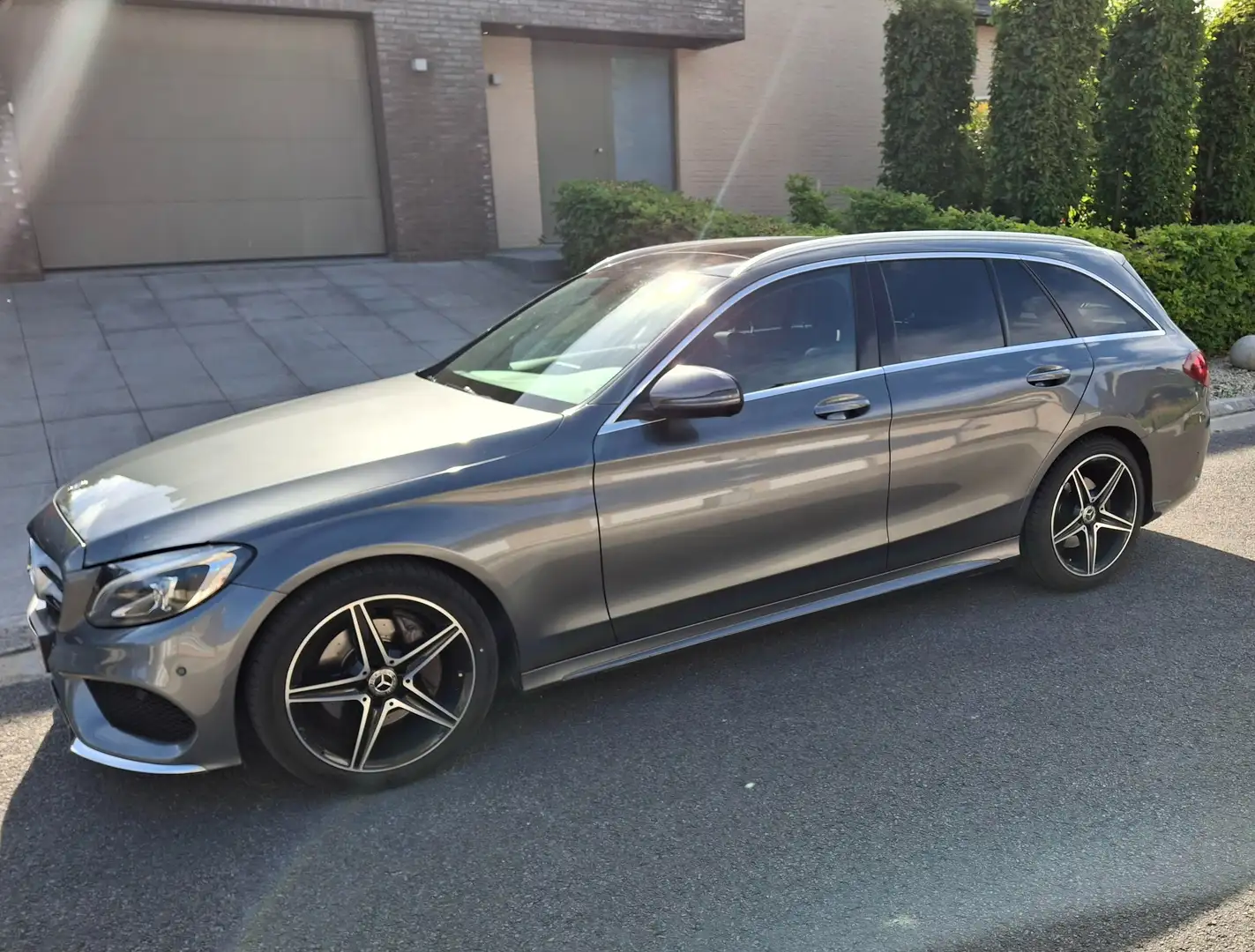 Mercedes-Benz C 220 C 220 d T 9G-TRONIC AMG Line Grijs - 2