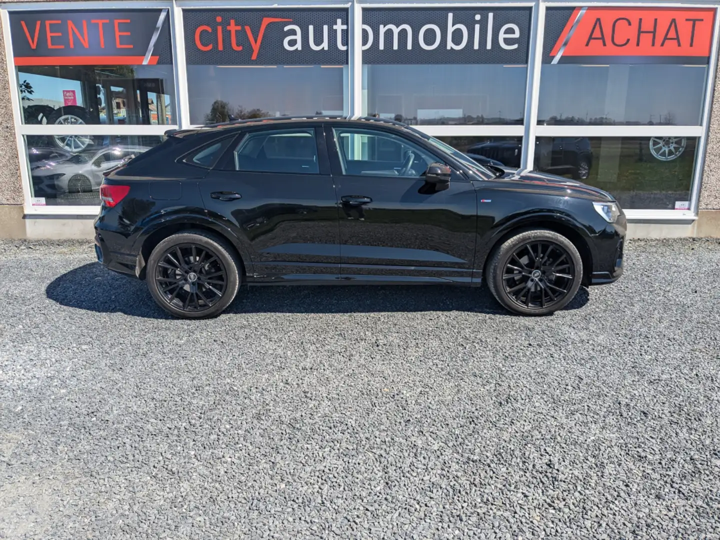 Audi Q3 Sportback 35 TFSI S-LINE CARPLAY GPS VIRTUAL LED Zwart - 2