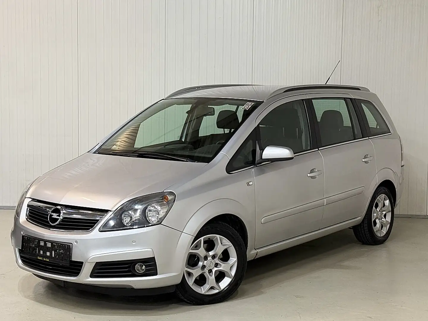 Opel Zafira Cosmo 1,8 Benzin *7-Sitzer* Silber - 1