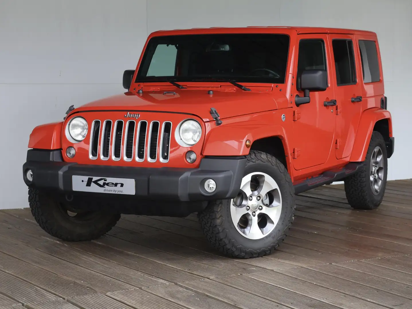 Jeep Wrangler 2.8 CRD Sahara | Grijs kenteken | Cruise Control | Rood - 2