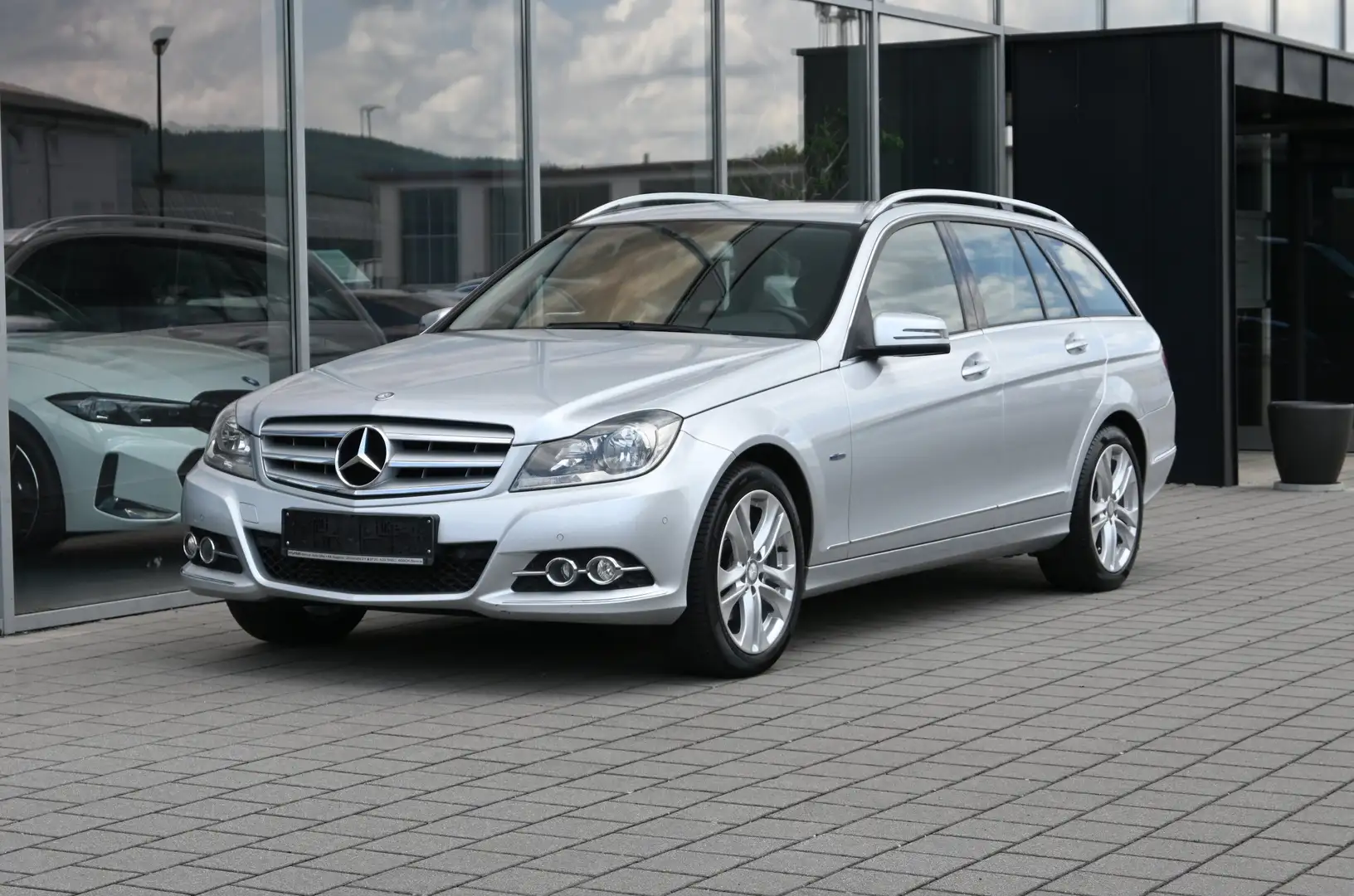 Mercedes-Benz C 250 T CGI BlueEff. AVANTGARDE Facelift *AHK*COMAND Silber - 1