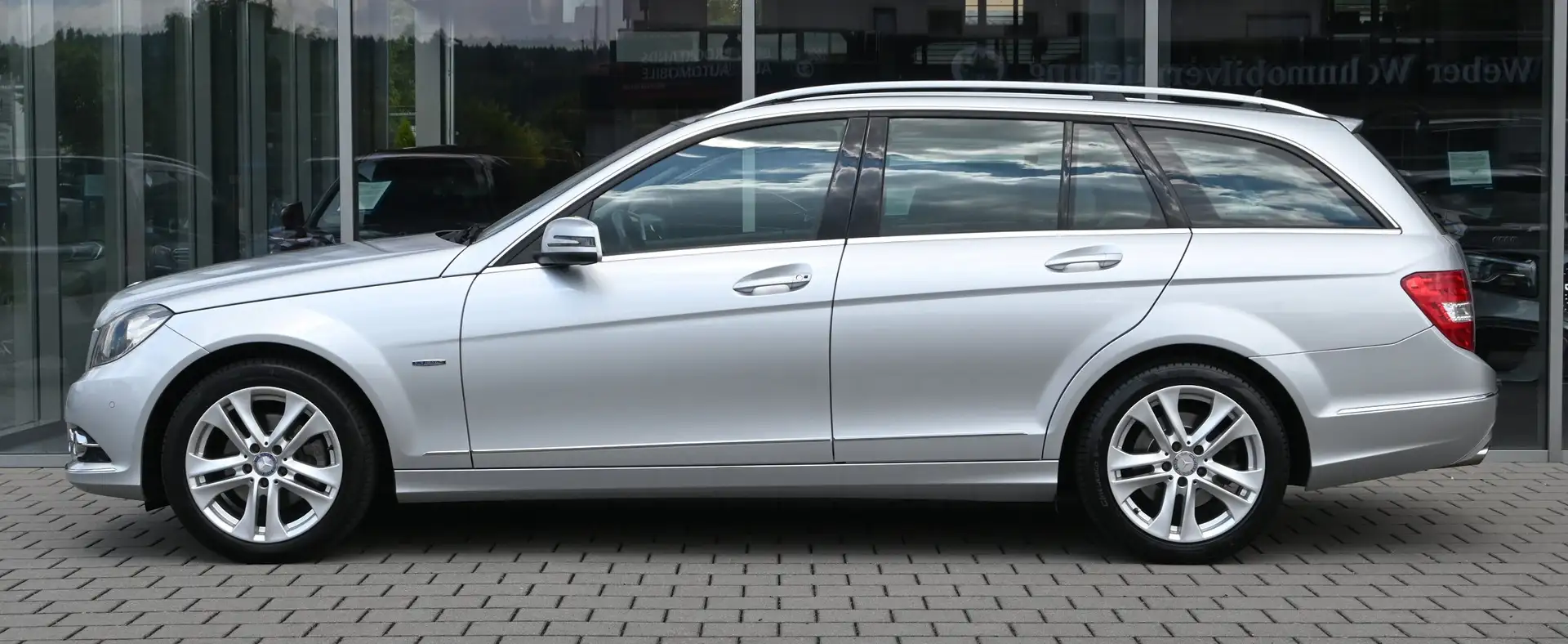 Mercedes-Benz C 250 T CGI BlueEff. AVANTGARDE Facelift *AHK*COMAND Silber - 2