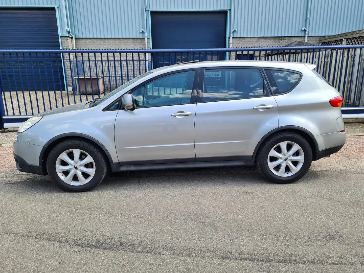 Subaru Tribeca 3.0R AUT. AWD *INRUILAANBIEDING* Grau - 2