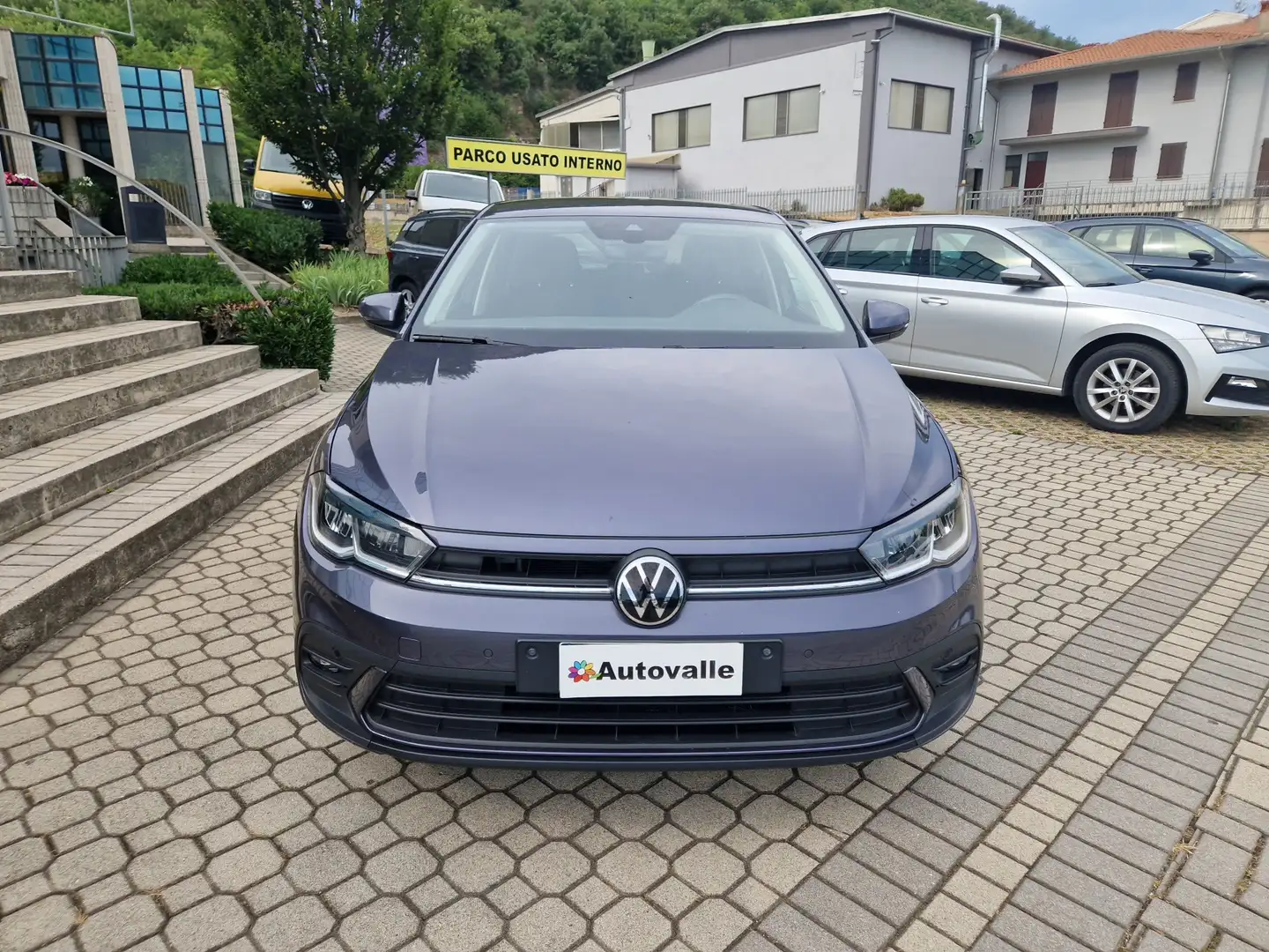 Volkswagen Polo 1.0 TSI Life Gris - 2