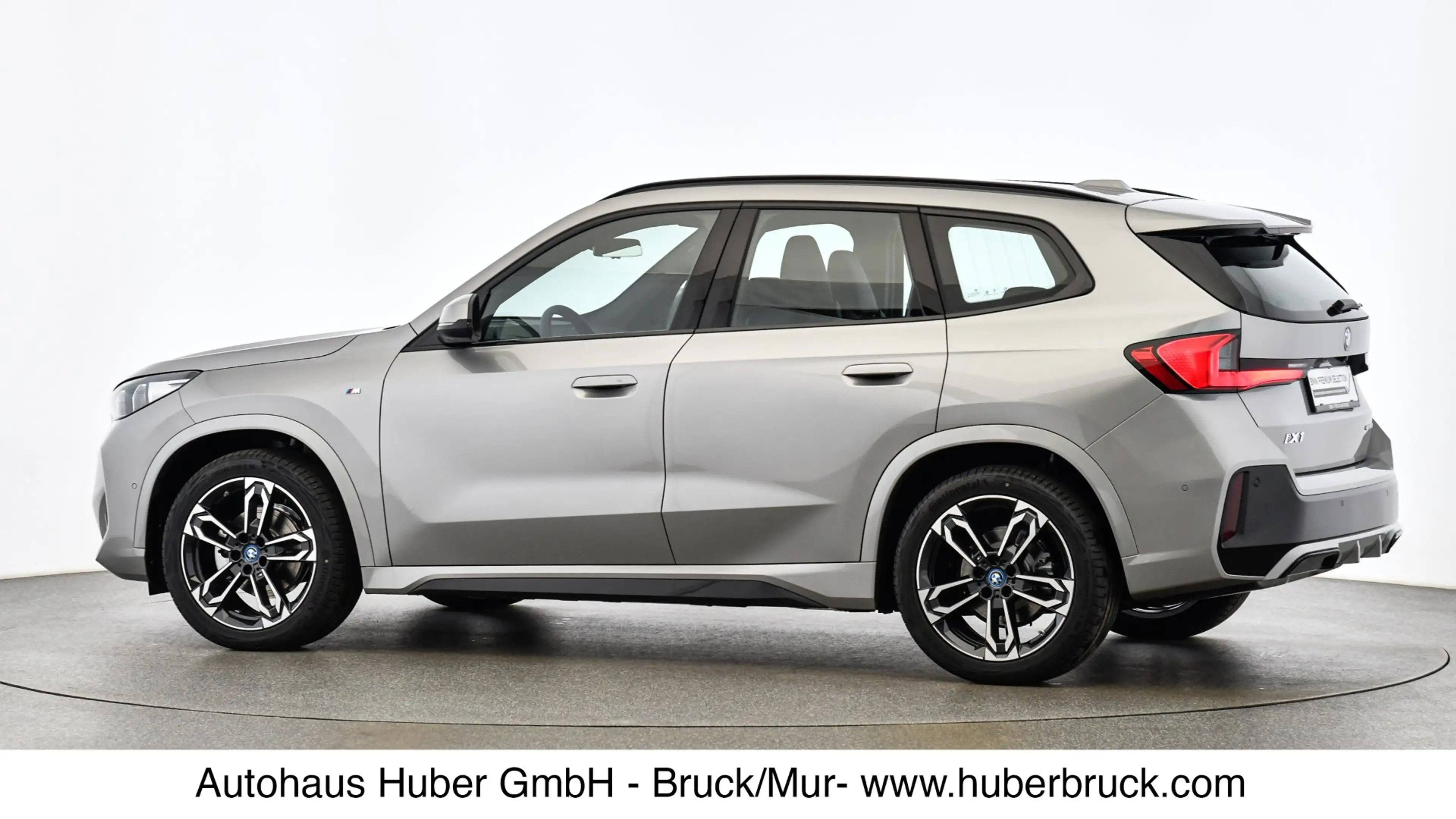 BMW iX1 eDrive20 — photo 4