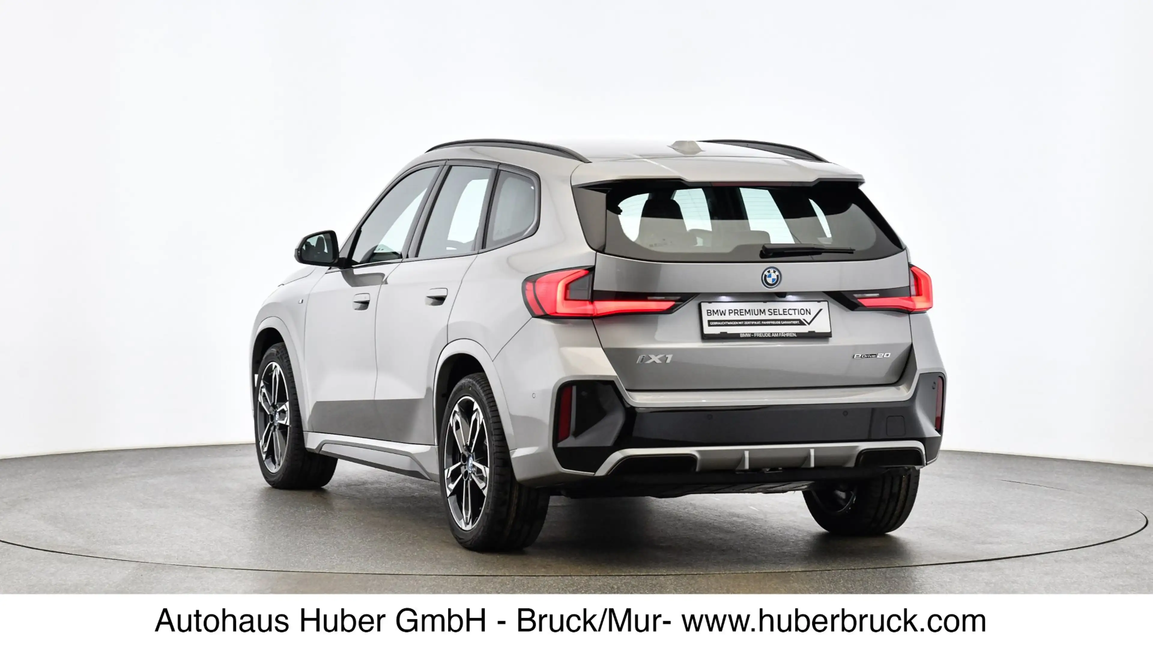 BMW iX1 eDrive20 — photo 3