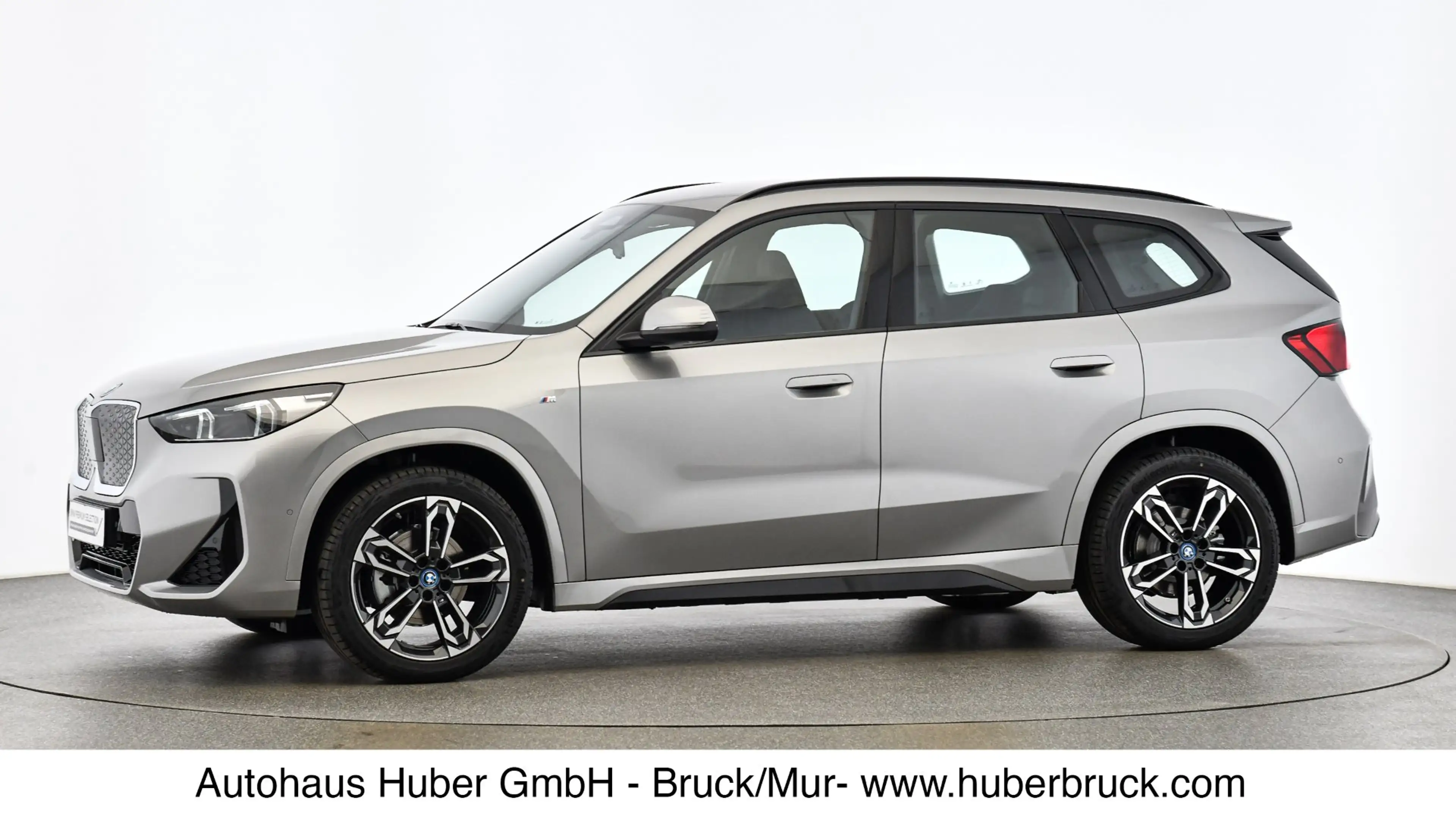 BMW iX1 eDrive20 — photo 5