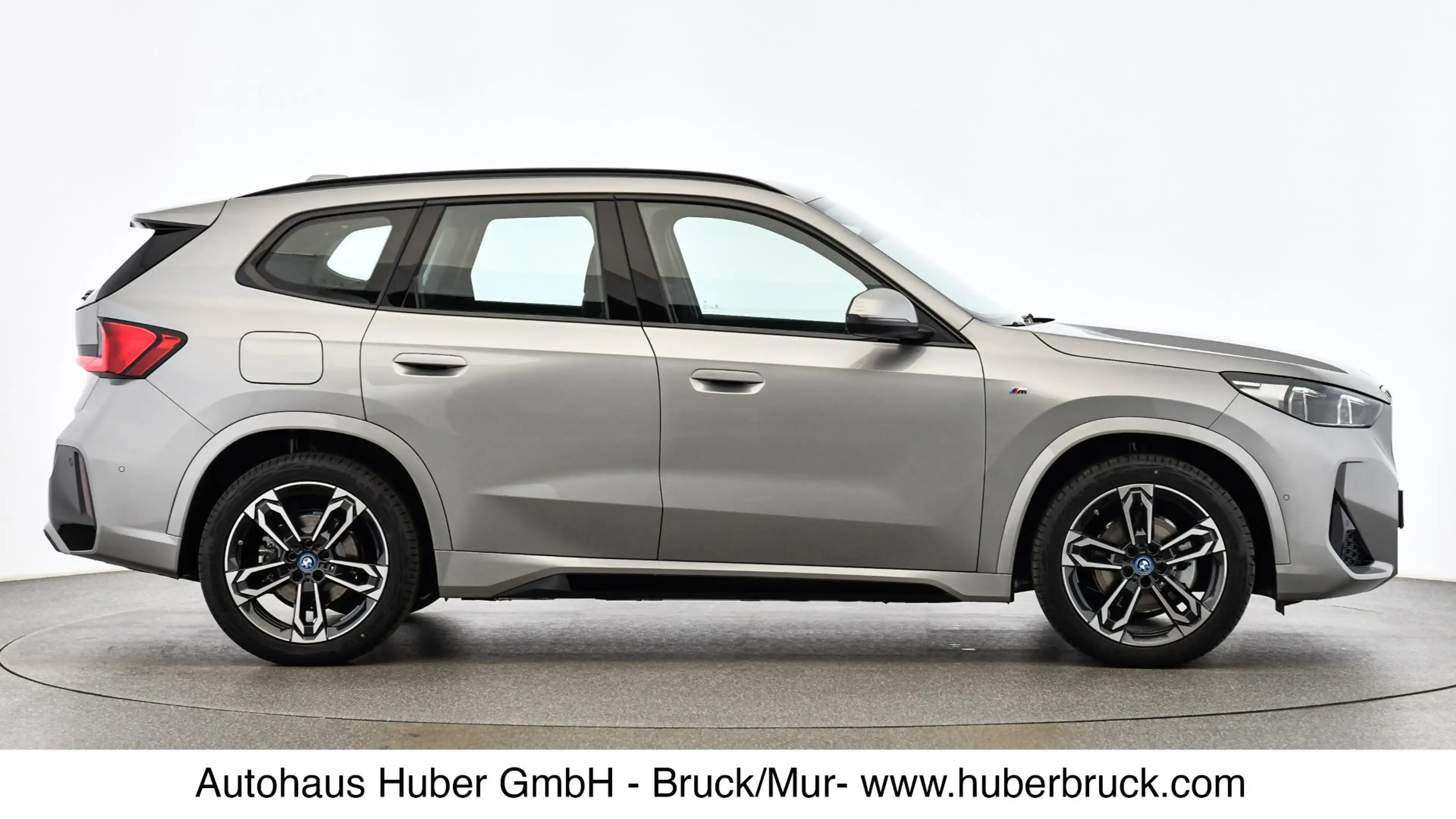 BMW iX1 eDrive20 — photo 7