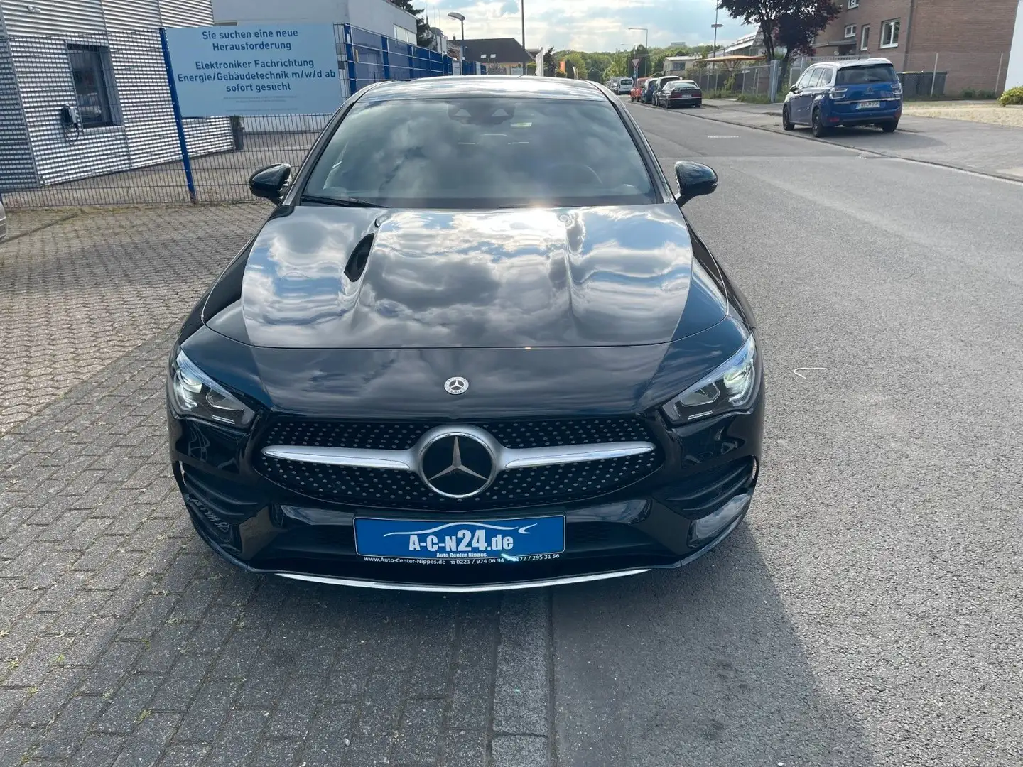 Mercedes-Benz CLA 180 d AMG Leder Navi Kamera LED 19 Zoll Zwart - 2
