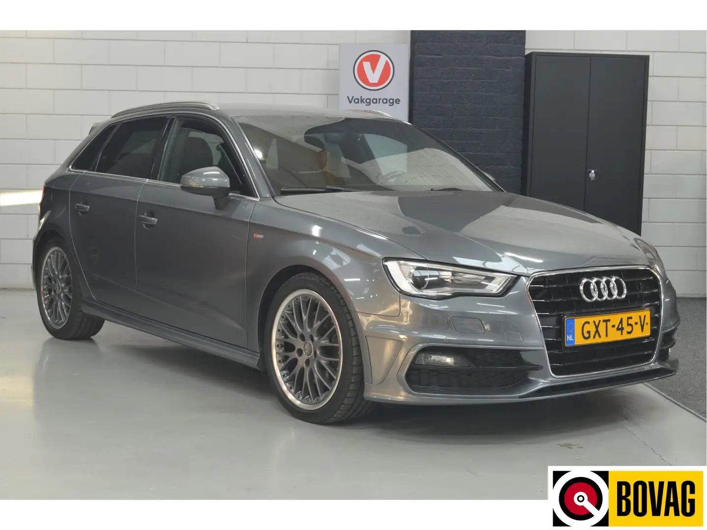 Audi A3 Sportback 1.8 TFSI quattro Ambition Pro Line S // Grau - 1