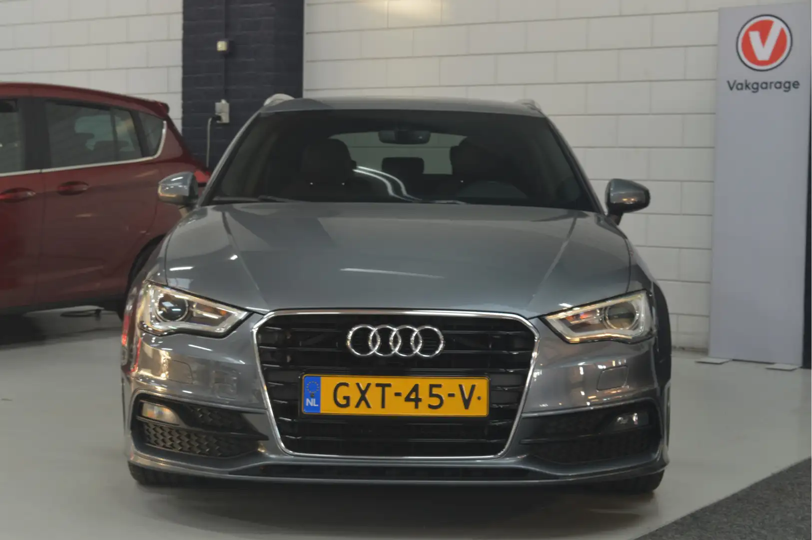 Audi A3 Sportback 1.8 TFSI quattro Ambition Pro Line S // Grau - 2
