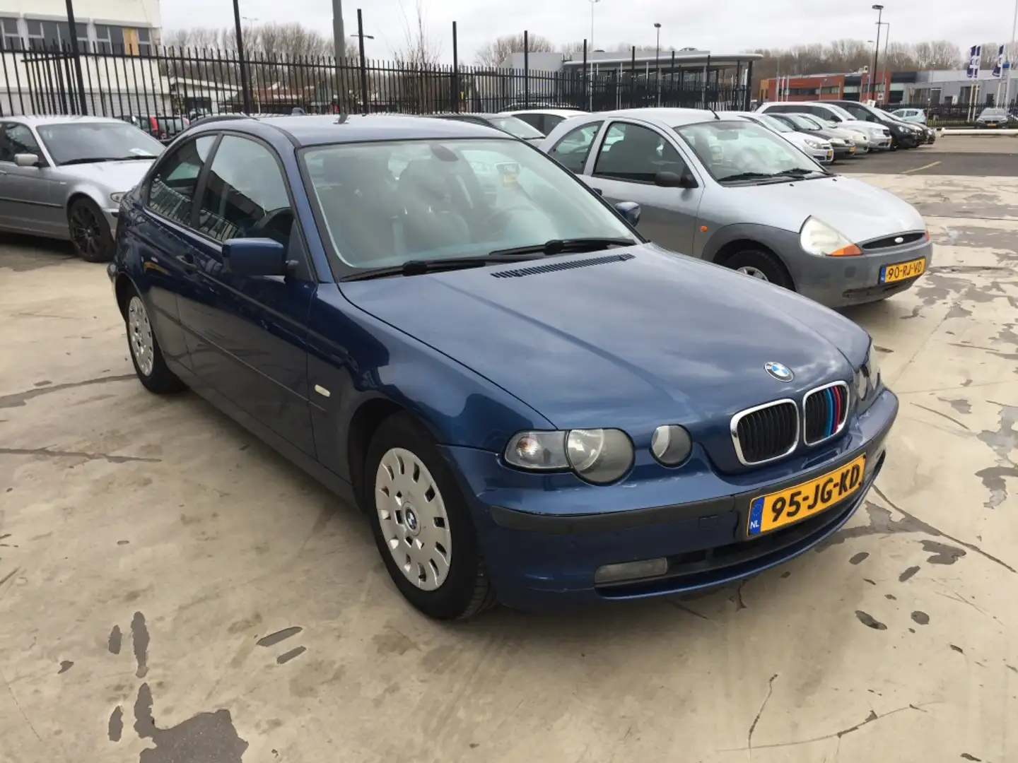 BMW 316 316ti Executive Blauw - 2