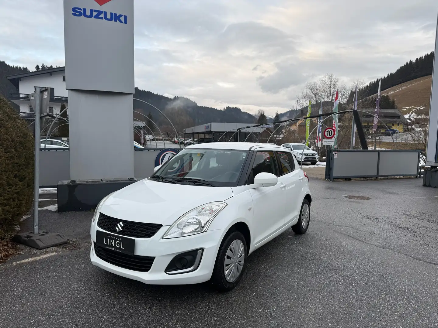 Suzuki Swift 1,2 4WD Clear Weiß - 1