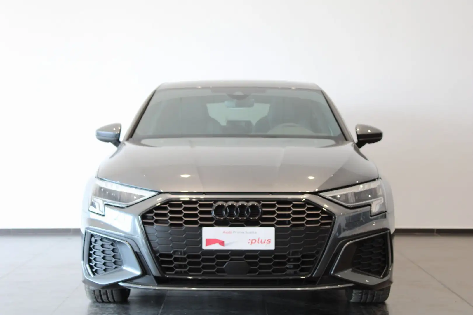 Audi A3 4 serie SPB 35 TFSI S tronic S line edition Grigio - 2
