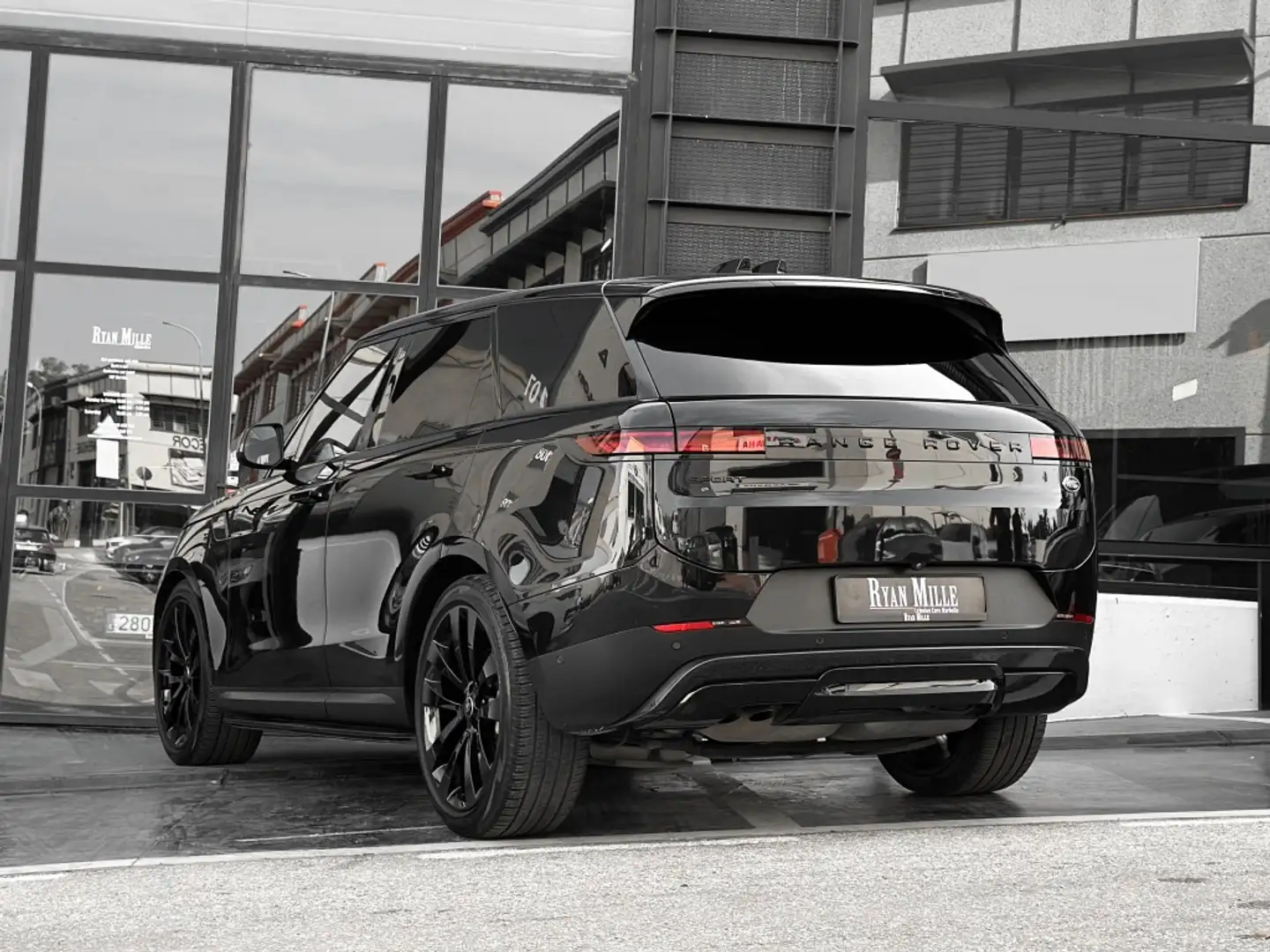 Land Rover Range Rover Sport 3.0D TD6 MHEV SE 300 Schwarz - 2