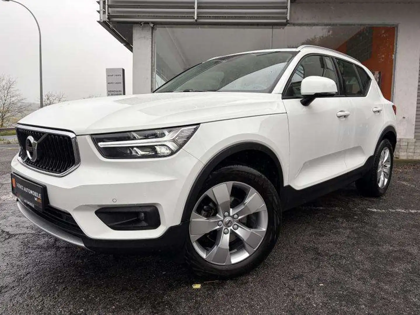 Volvo XC40 T2 Momentum Boite Manu - Garantie 12 Mois Blanc - 2