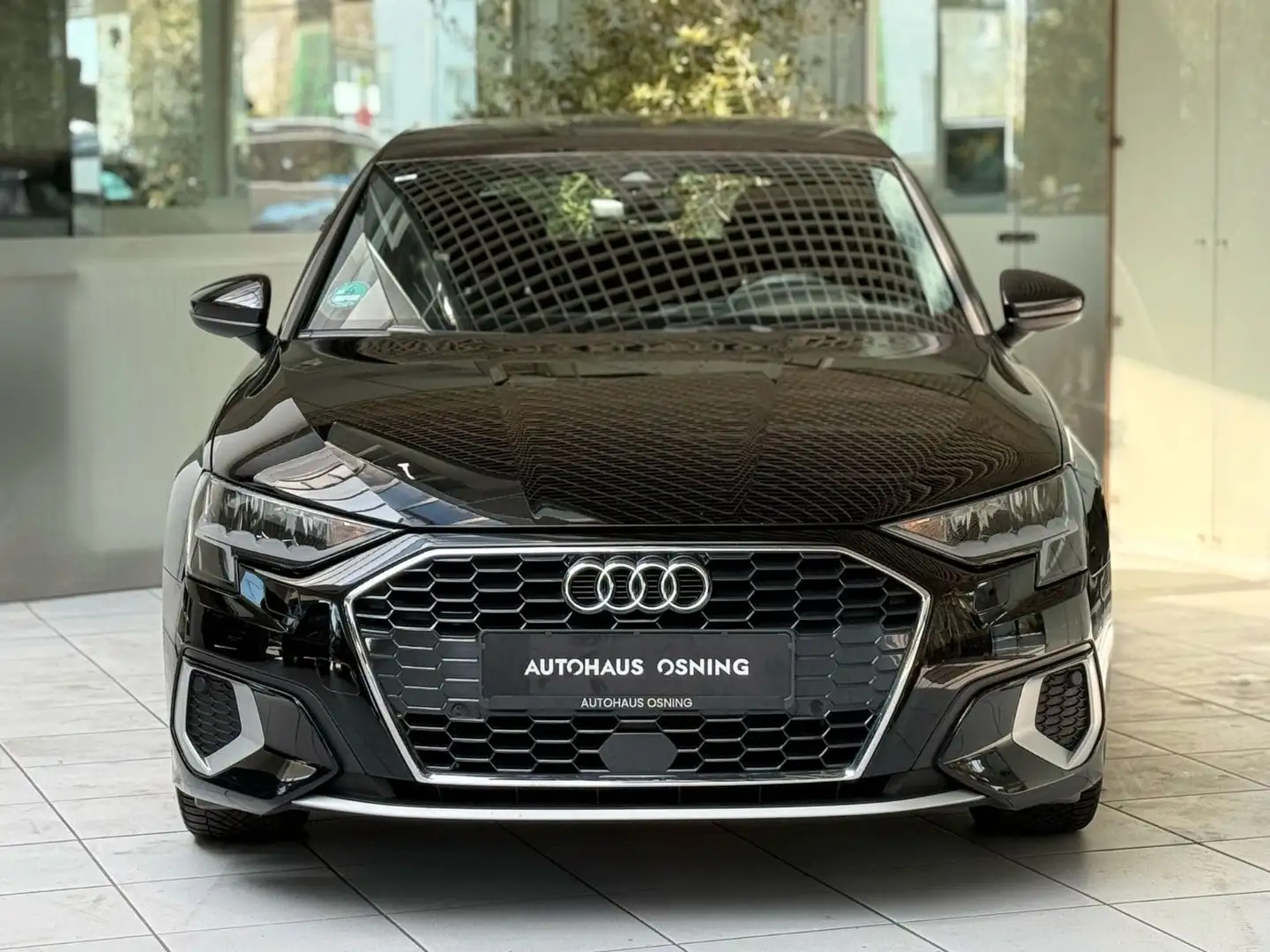 Audi A3 Sportback 30 TFSI Advanced PDC SITZHZ 1.HAND Zwart - 2