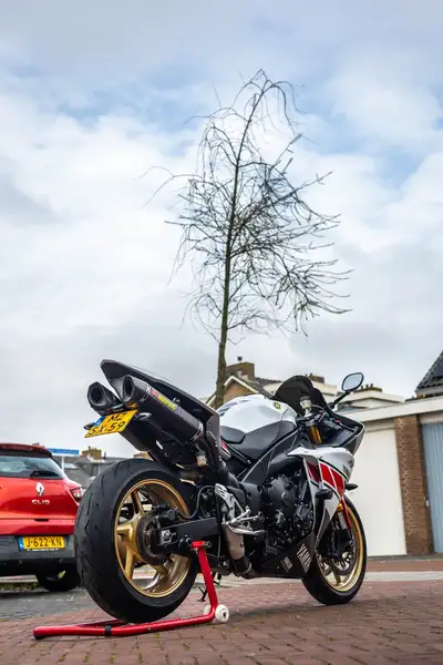 Yamaha YZF-R1 - foto 5