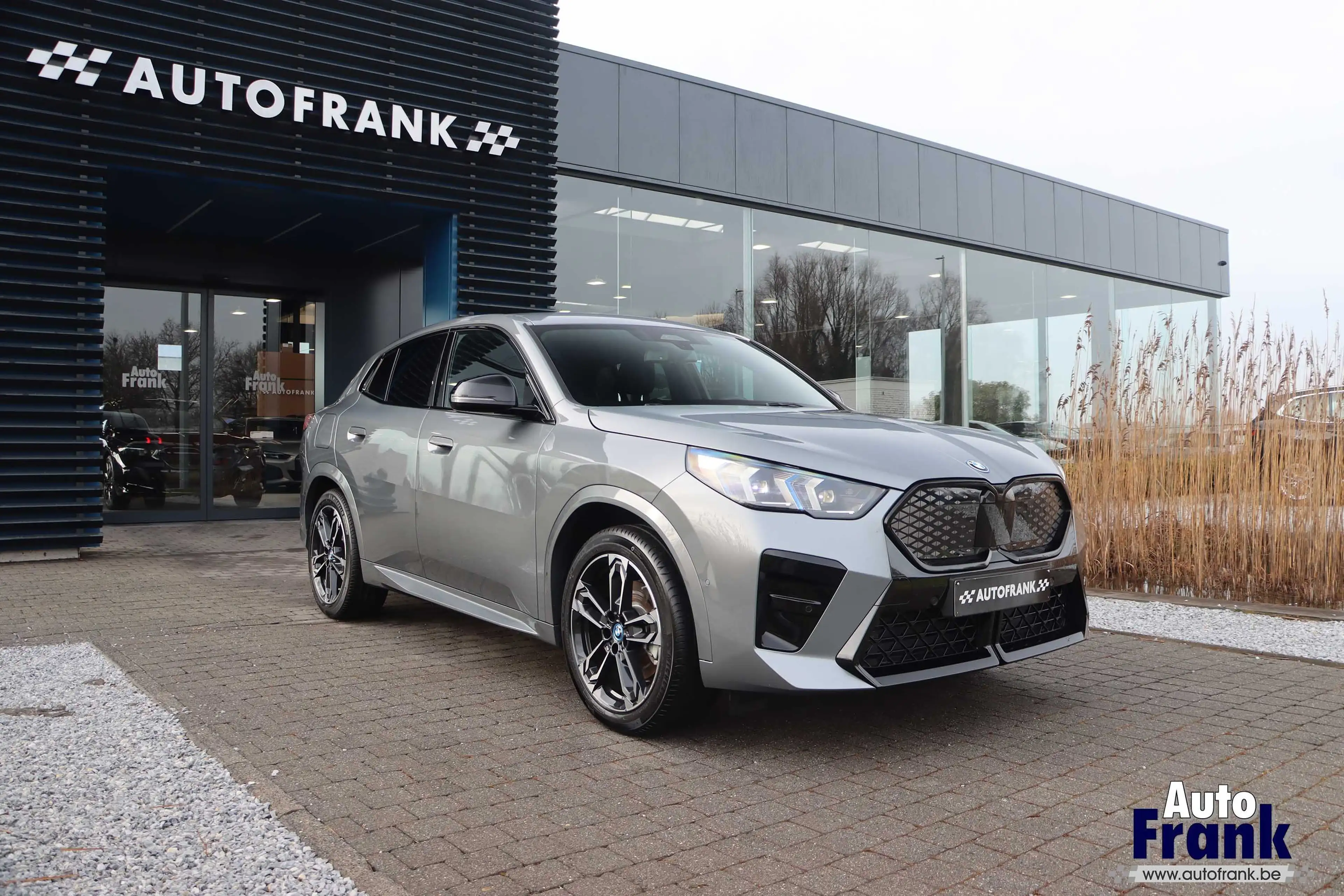 BMW iX2 30 / 4X4 / M-SPORT / KEYLESS / ADAP LED / VERW ZTL