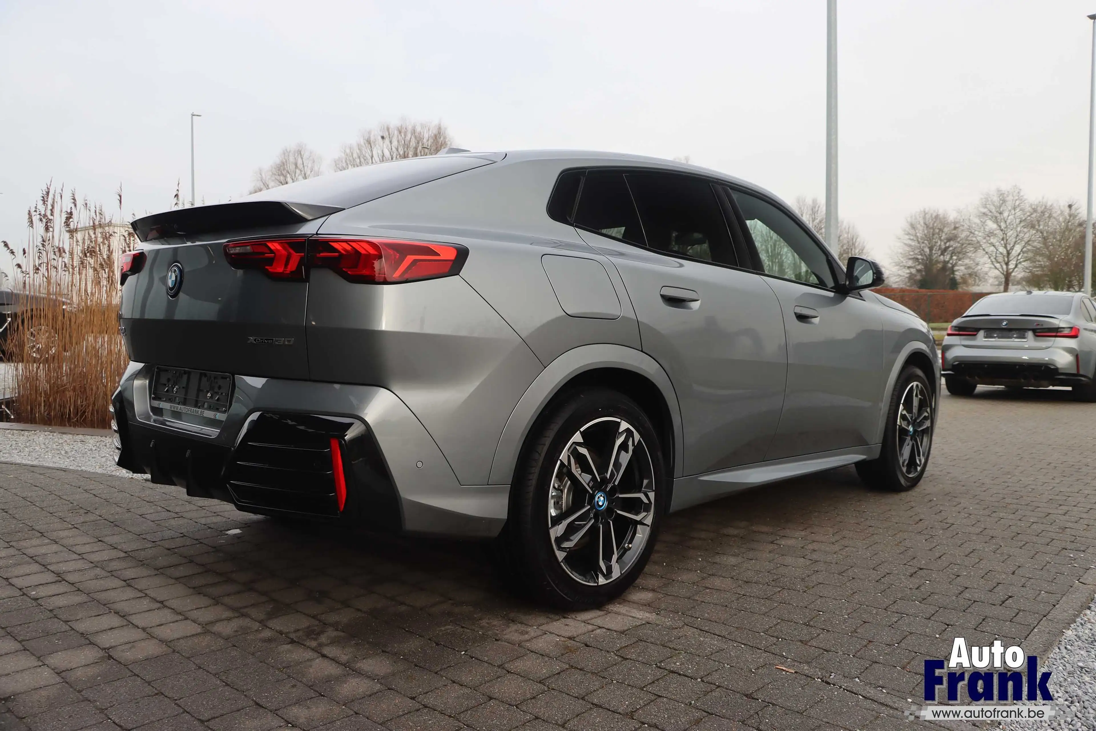 BMW iX2 30 / 4X4 / M-SPORT / KEYLESS / ADAP LED / VERW ZTL — photo 7