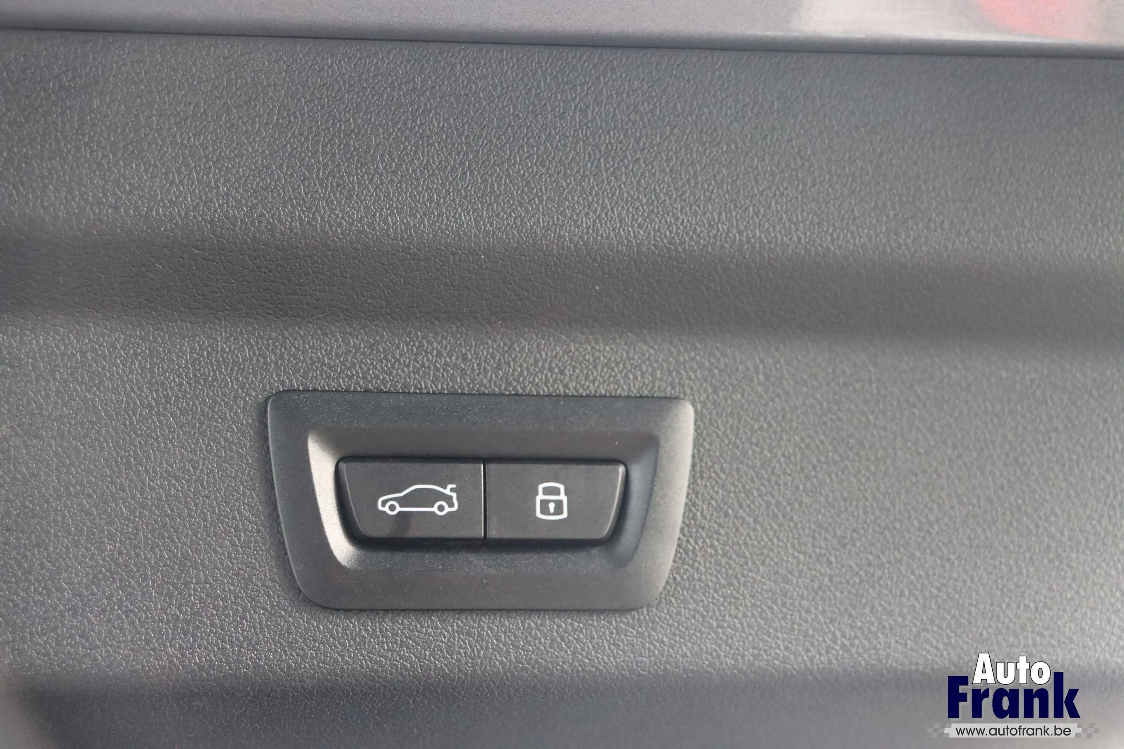 BMW iX2 30 / 4X4 / M-SPORT / KEYLESS / ADAP LED / VERW ZTL — photo 15