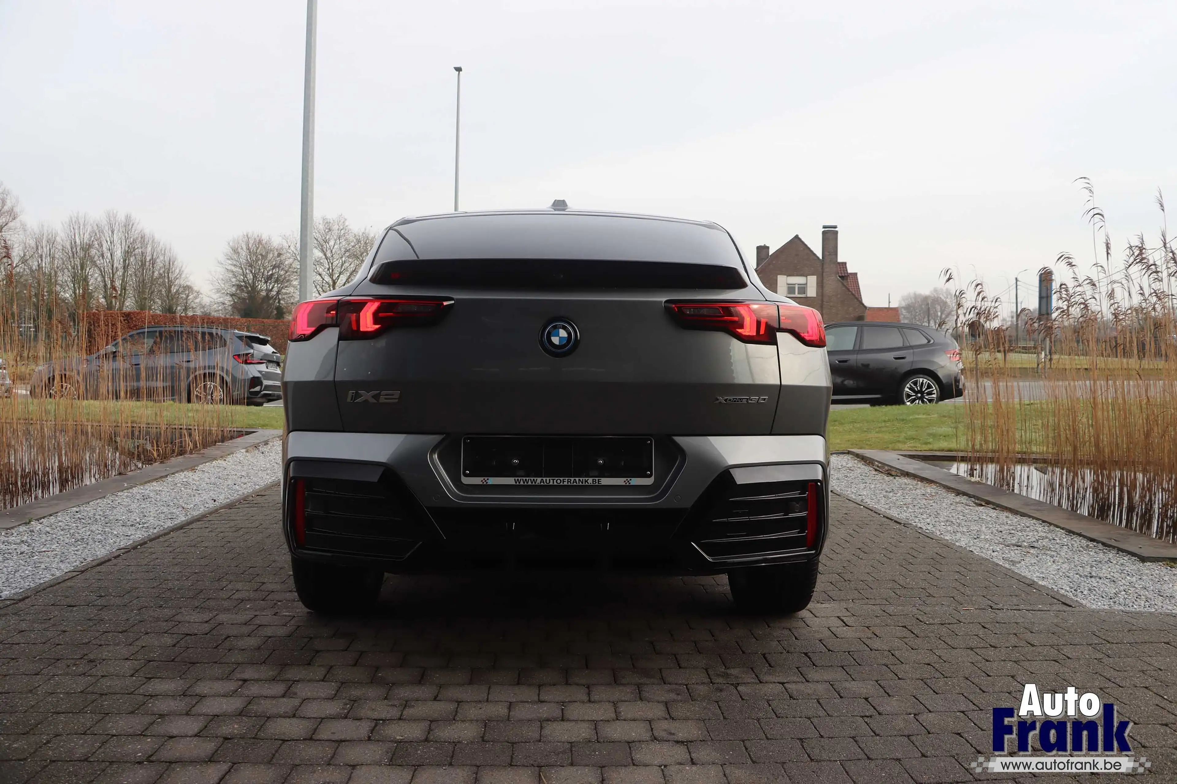 BMW iX2 30 / 4X4 / M-SPORT / KEYLESS / ADAP LED / VERW ZTL — photo 6