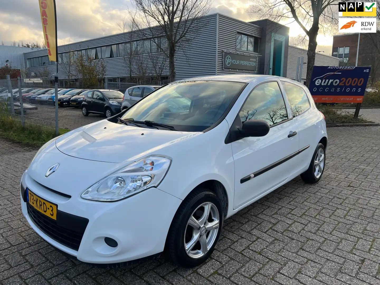Renault Clio 1.2 Special Line - AIRCO - NAVIGATIE - NIEUWE APK Wit - 1
