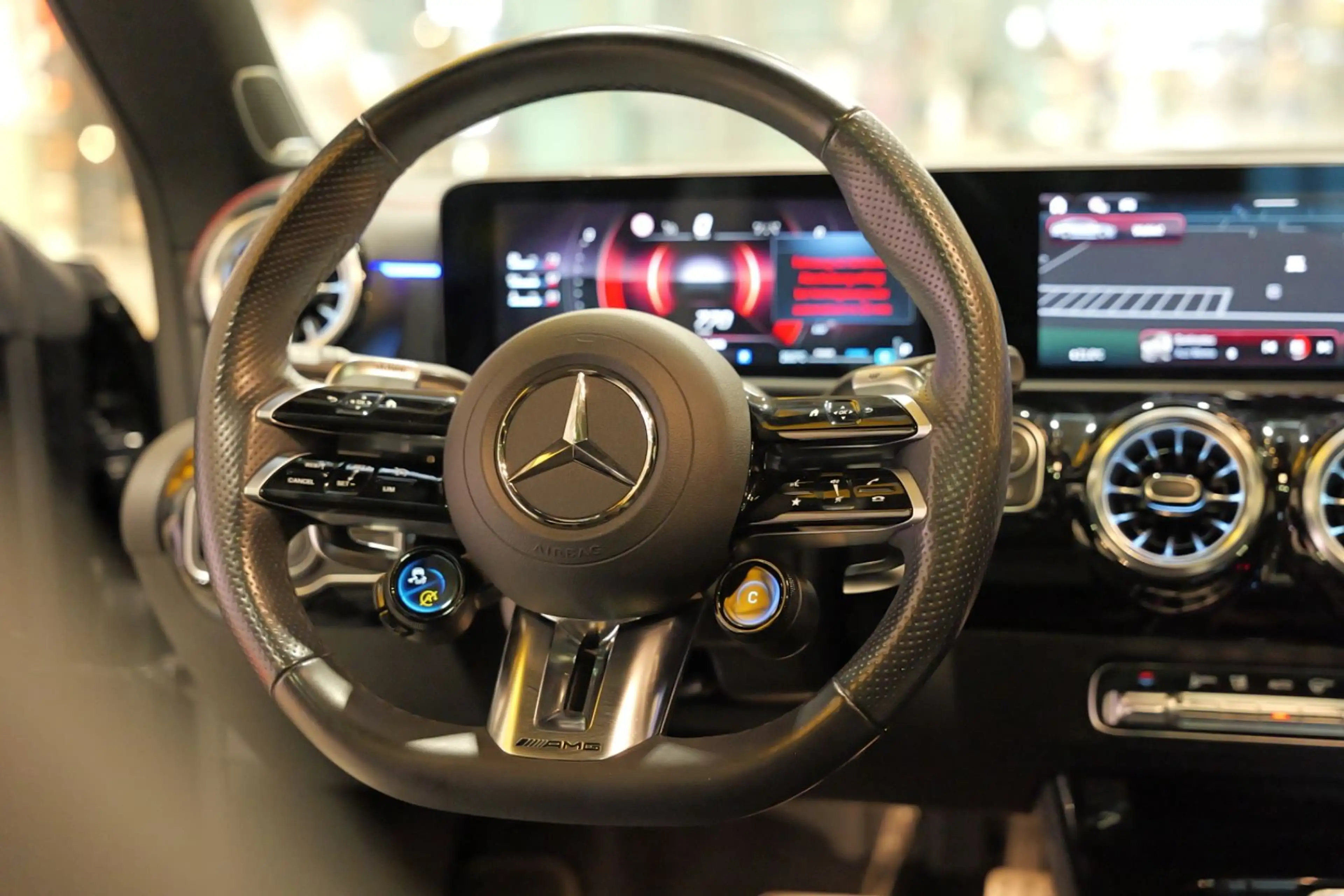 Mercedes-Benz CLA 35 AMG 4Matic *Pano*Night-Paket*Multibeam — photo 14