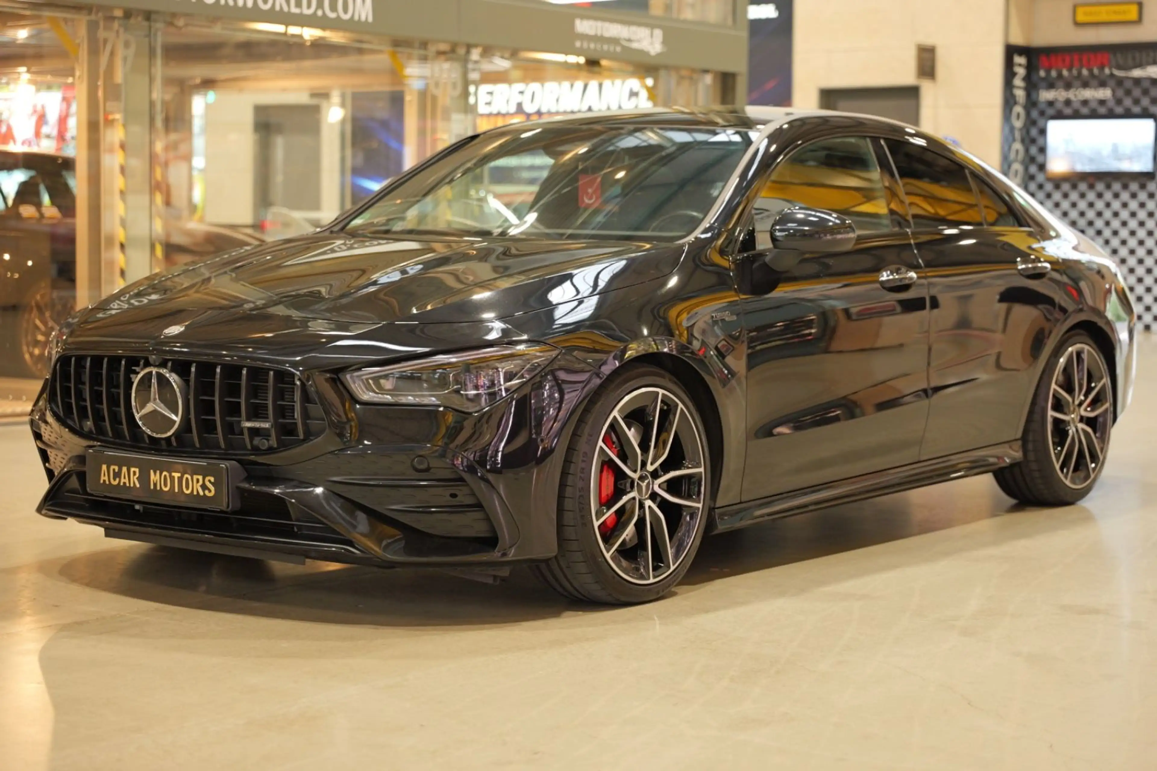 Mercedes-Benz CLA 35 AMG 4Matic *Pano*Night-Paket*Multibeam — photo 3