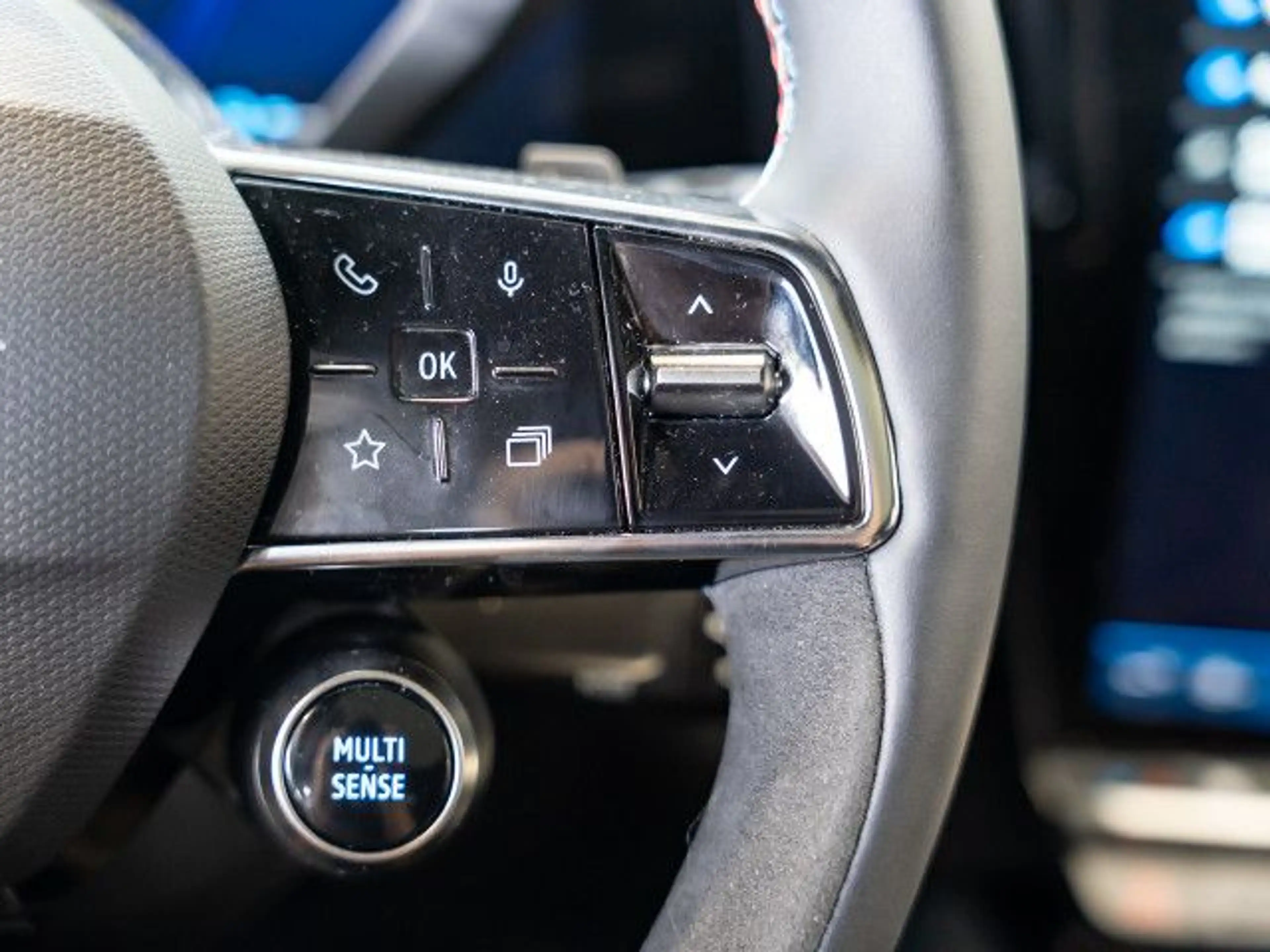Renault Rafale E-TECH Hybrid 200 Autom. Esprit Alpine Navi — photo 14