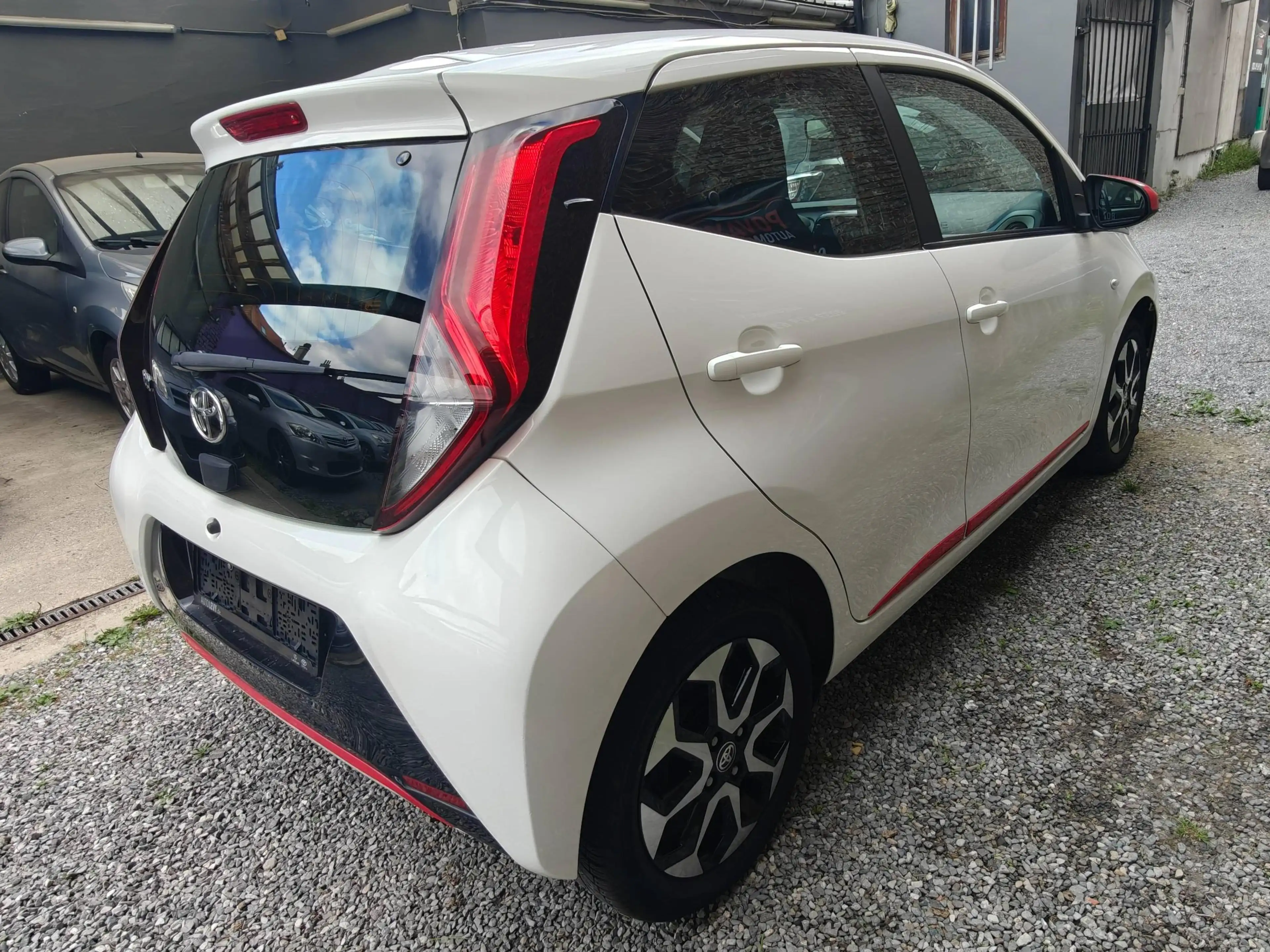 Toyota Aygo Aygo 1.0i VVT-i x-play — photo 6